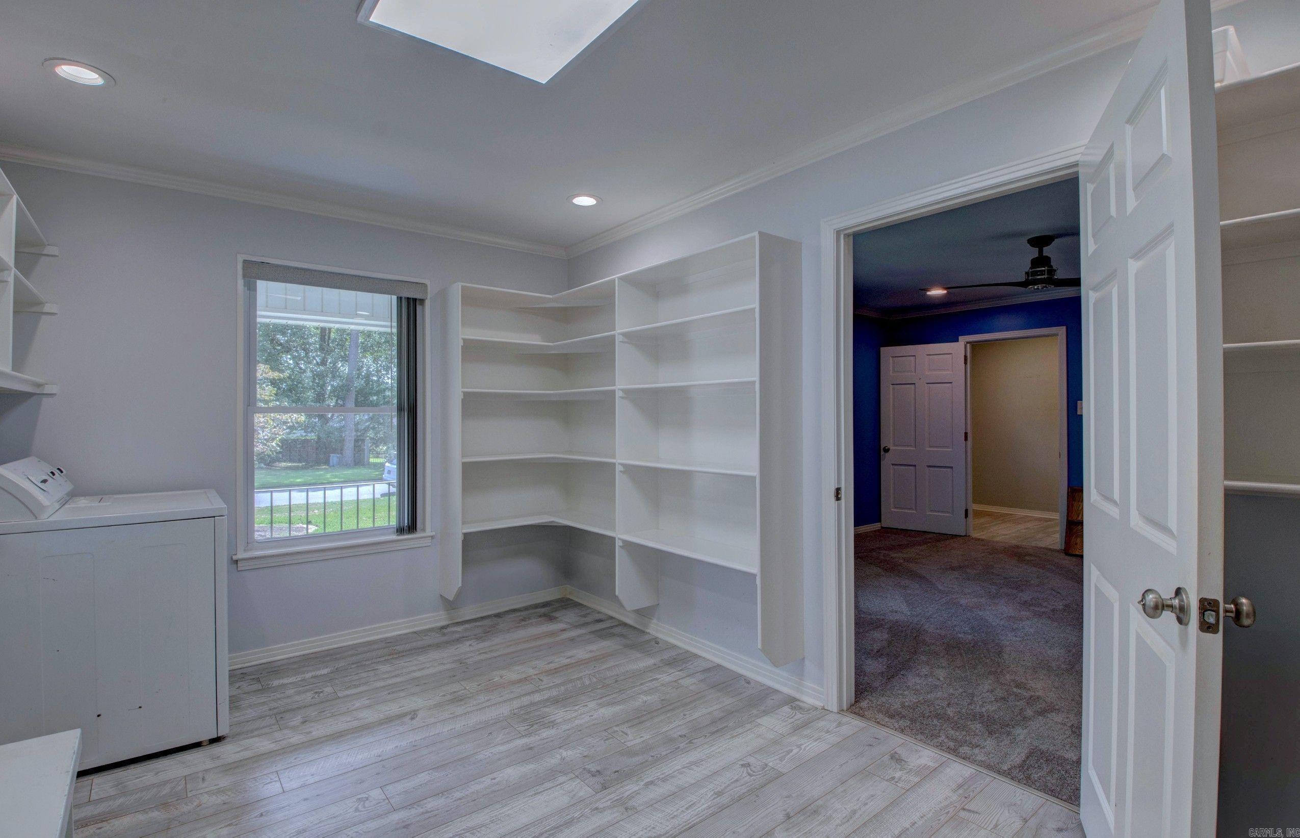 Leawood Meeks Manor - Residential