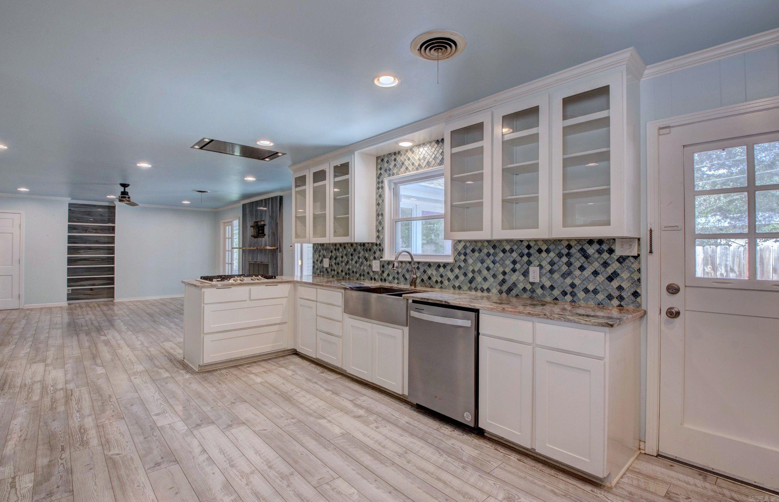Leawood Meeks Manor - Residential