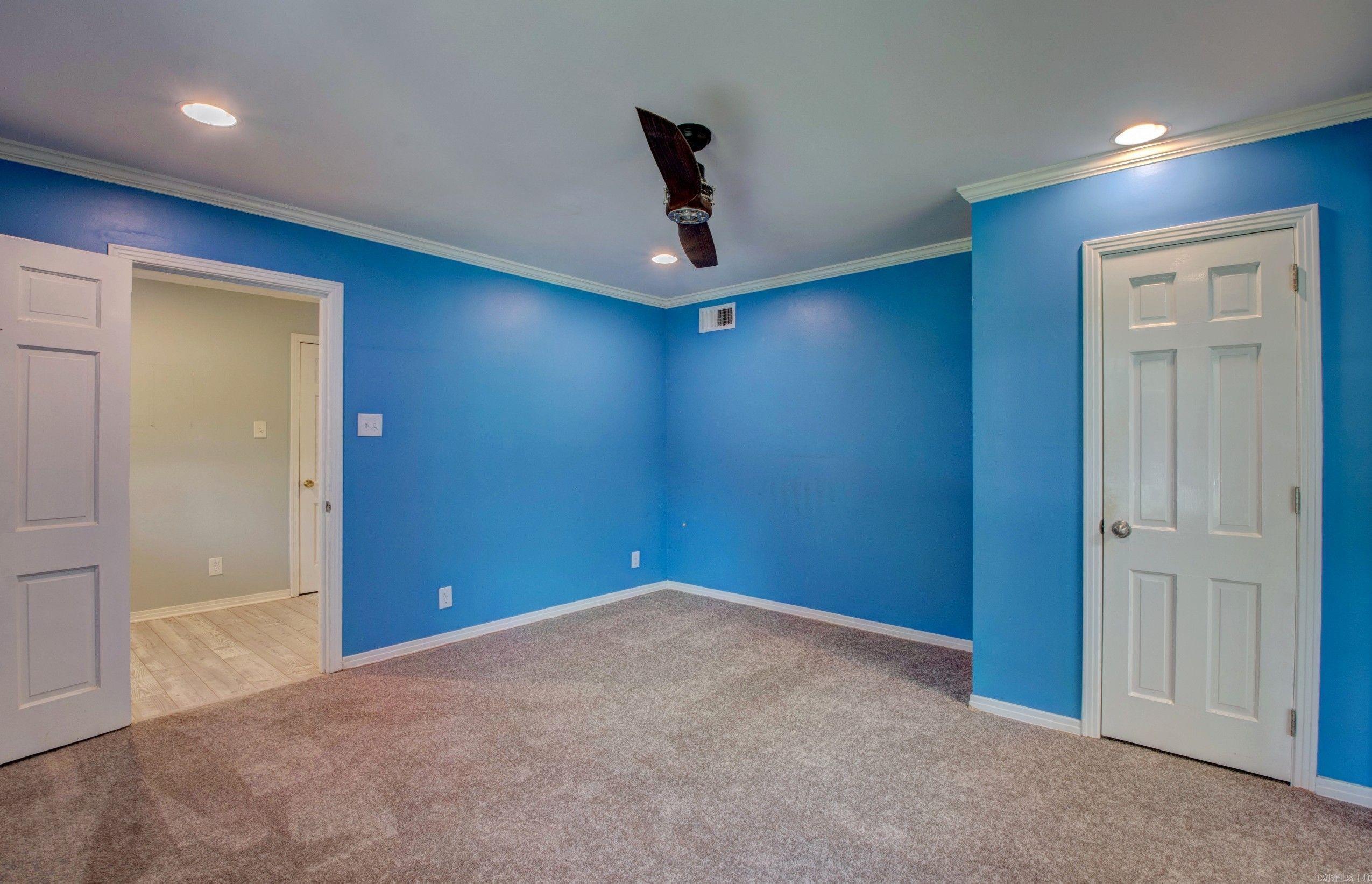 Leawood Meeks Manor - Residential