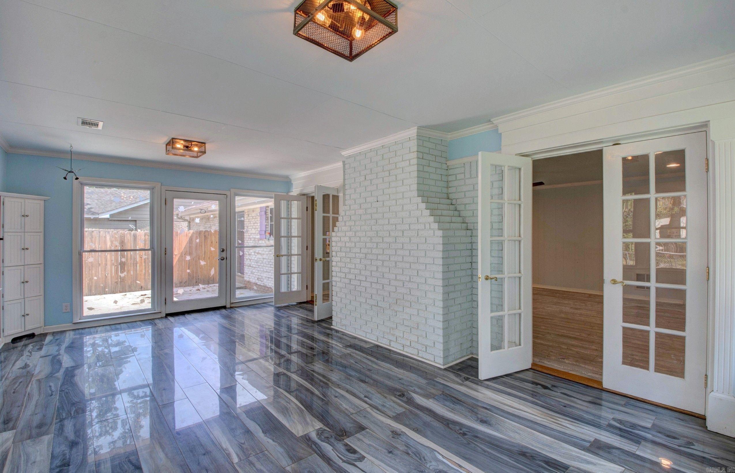 Leawood Meeks Manor - Residential
