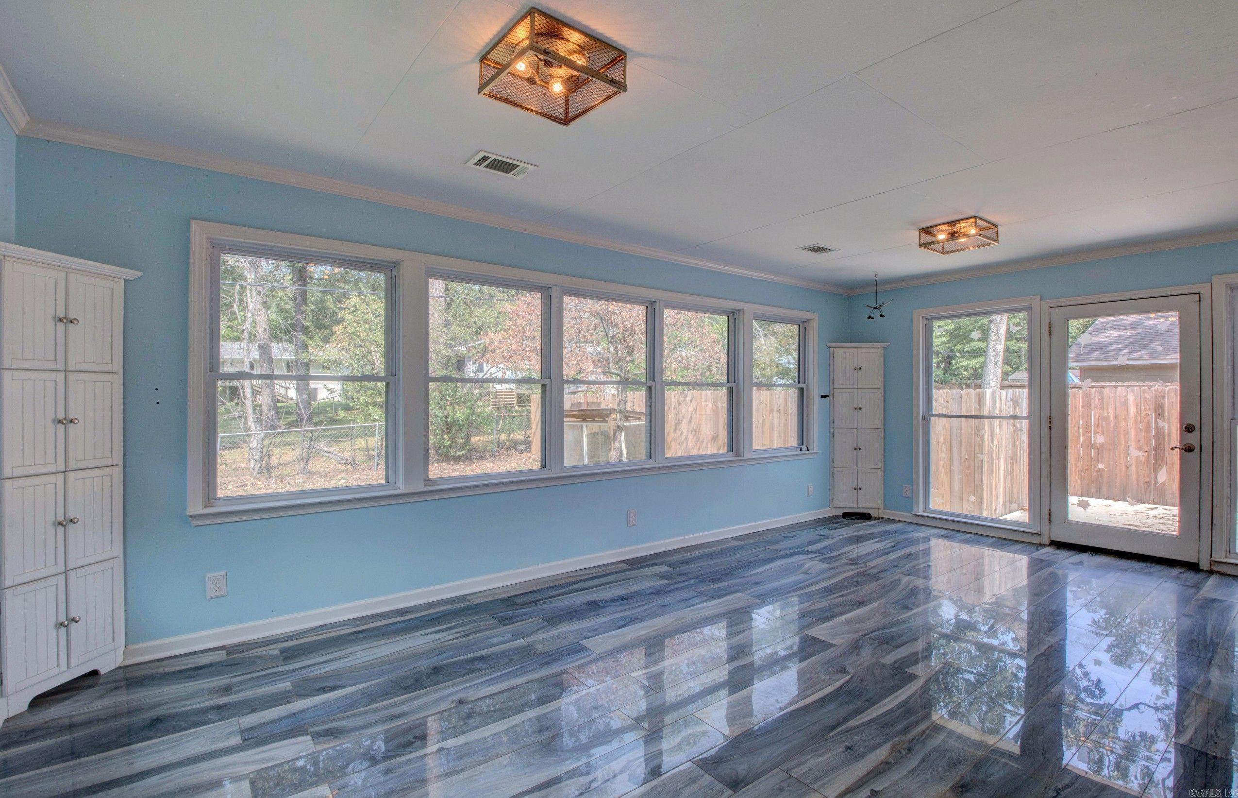 Leawood Meeks Manor - Residential