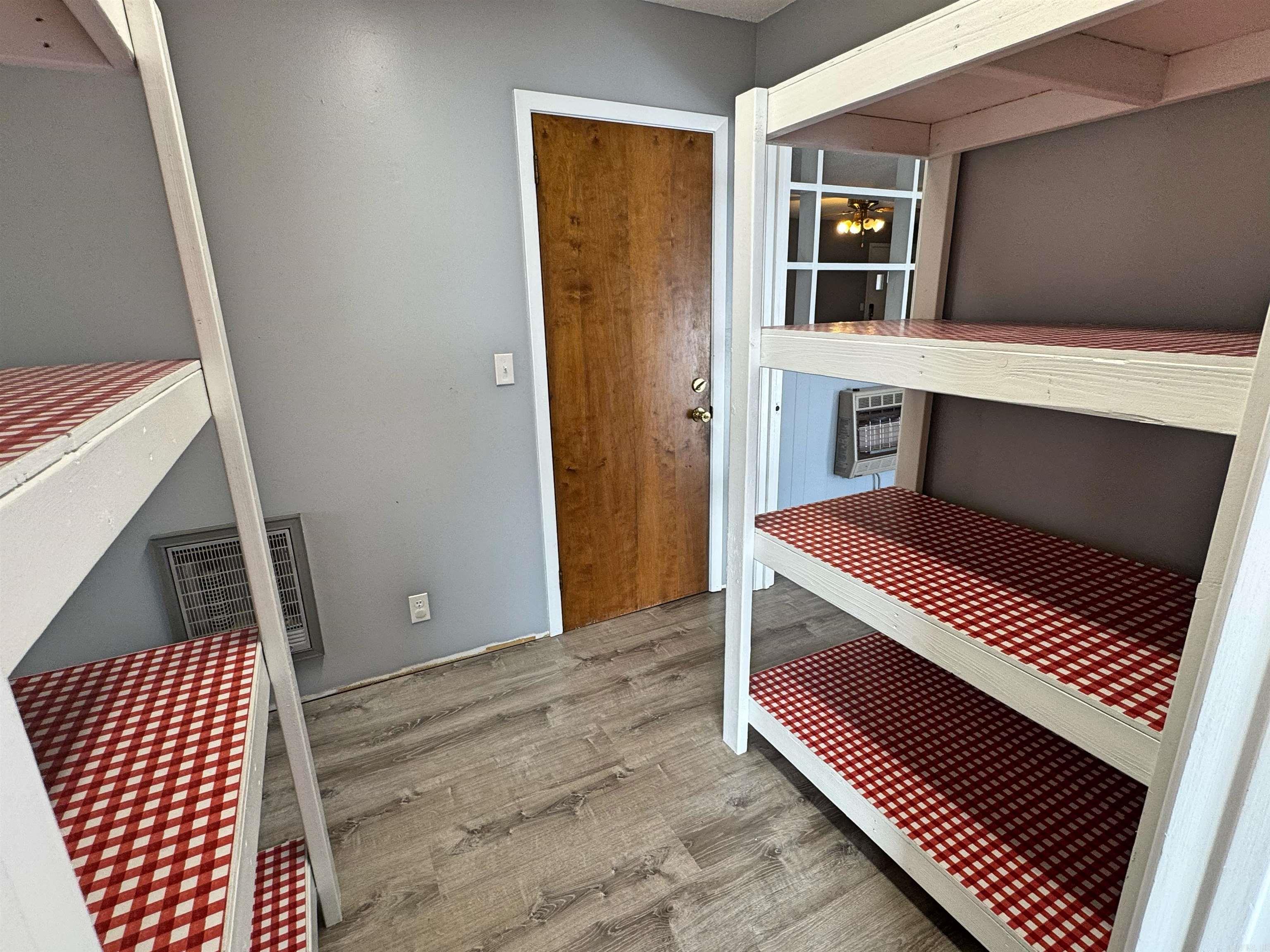 BEUTLER ACRES - Residential