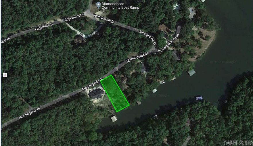 Gorgeous views and year-round water can be yours with this lake lot and the beautiful diamond Head subdivision in Hot springs Arkansas. Gated golfing community.