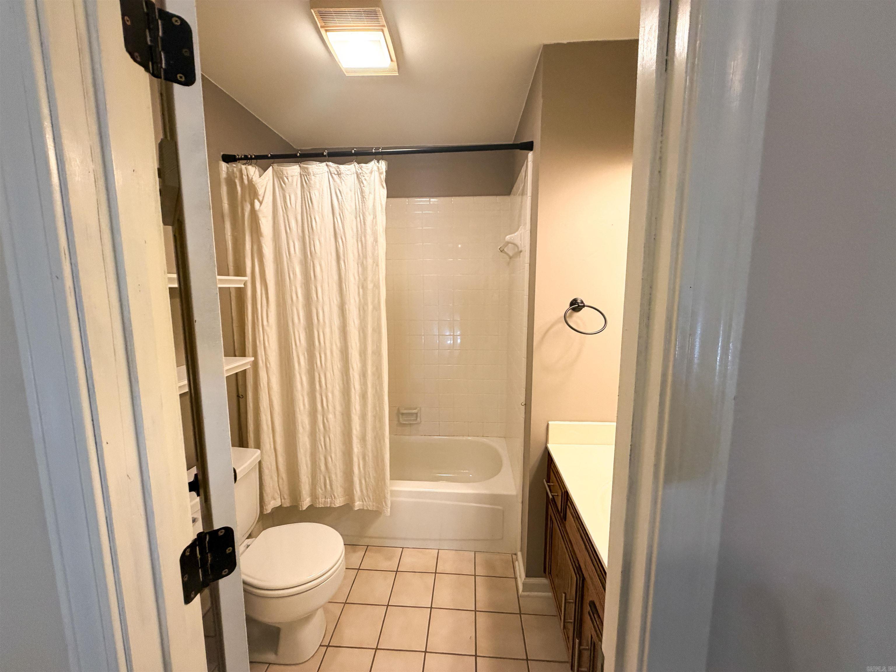 BUGG EDDIE & BERTHA - Residential