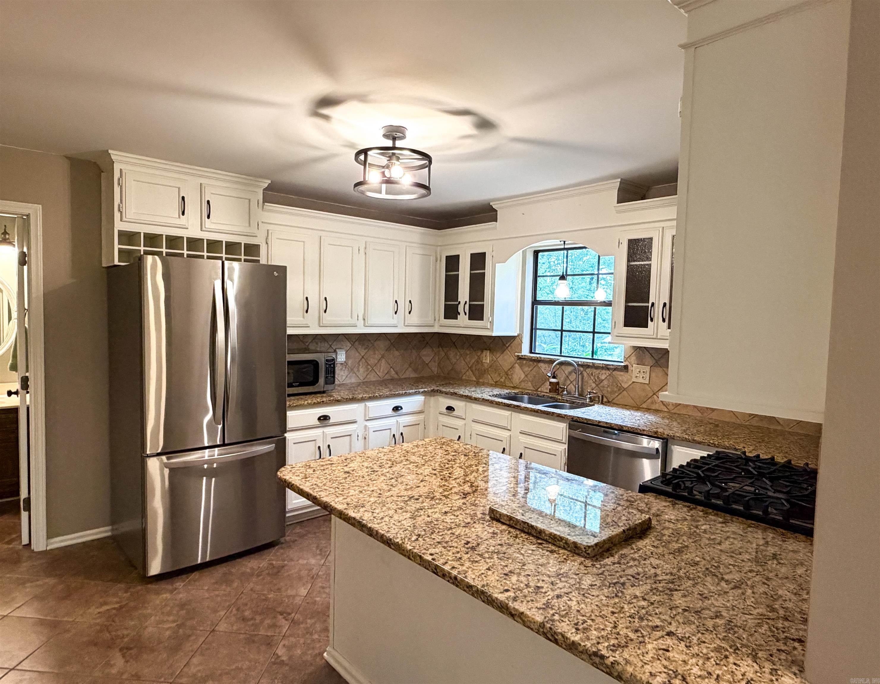 BUGG EDDIE & BERTHA - Residential