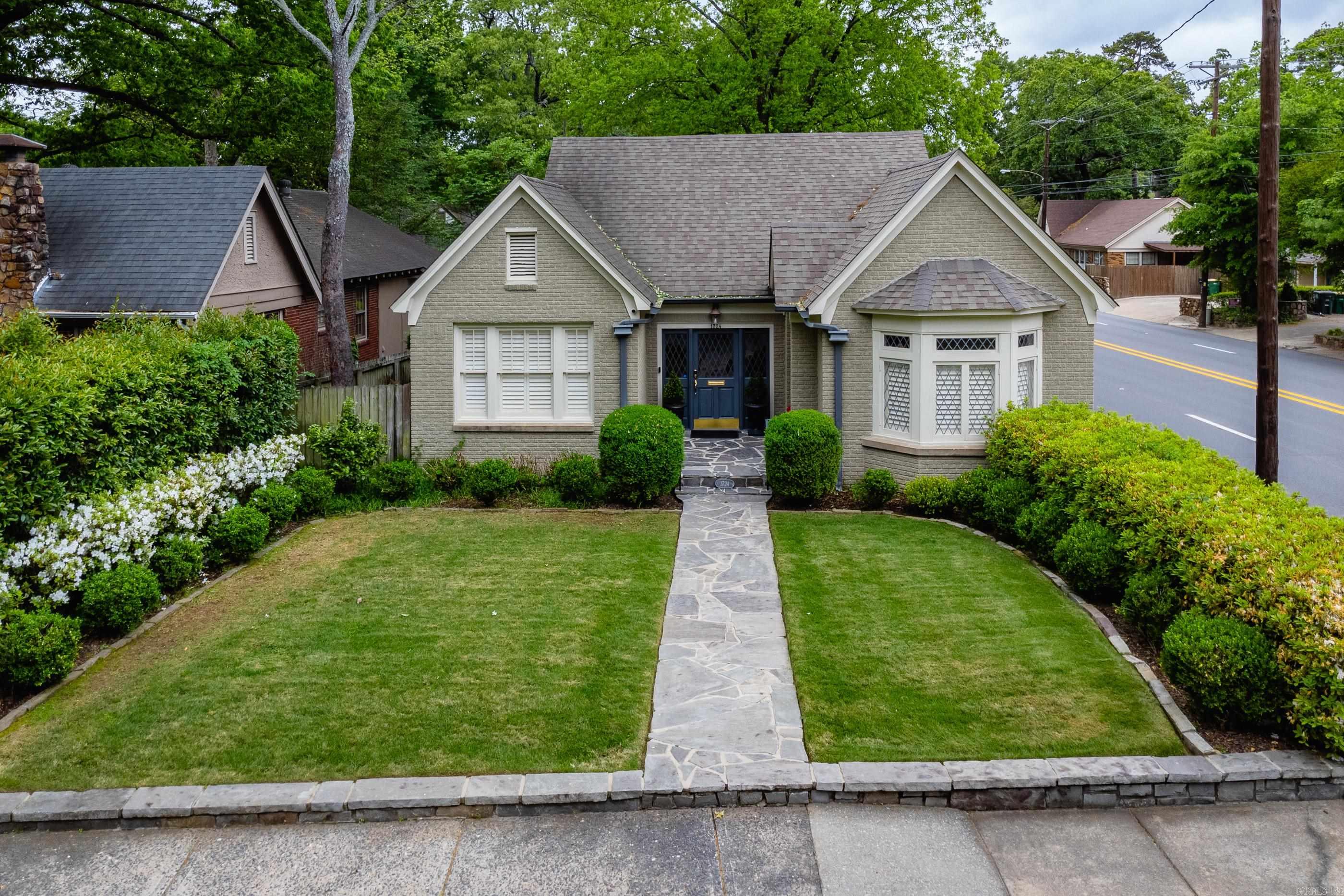 CLIFFEWOOD - Residential