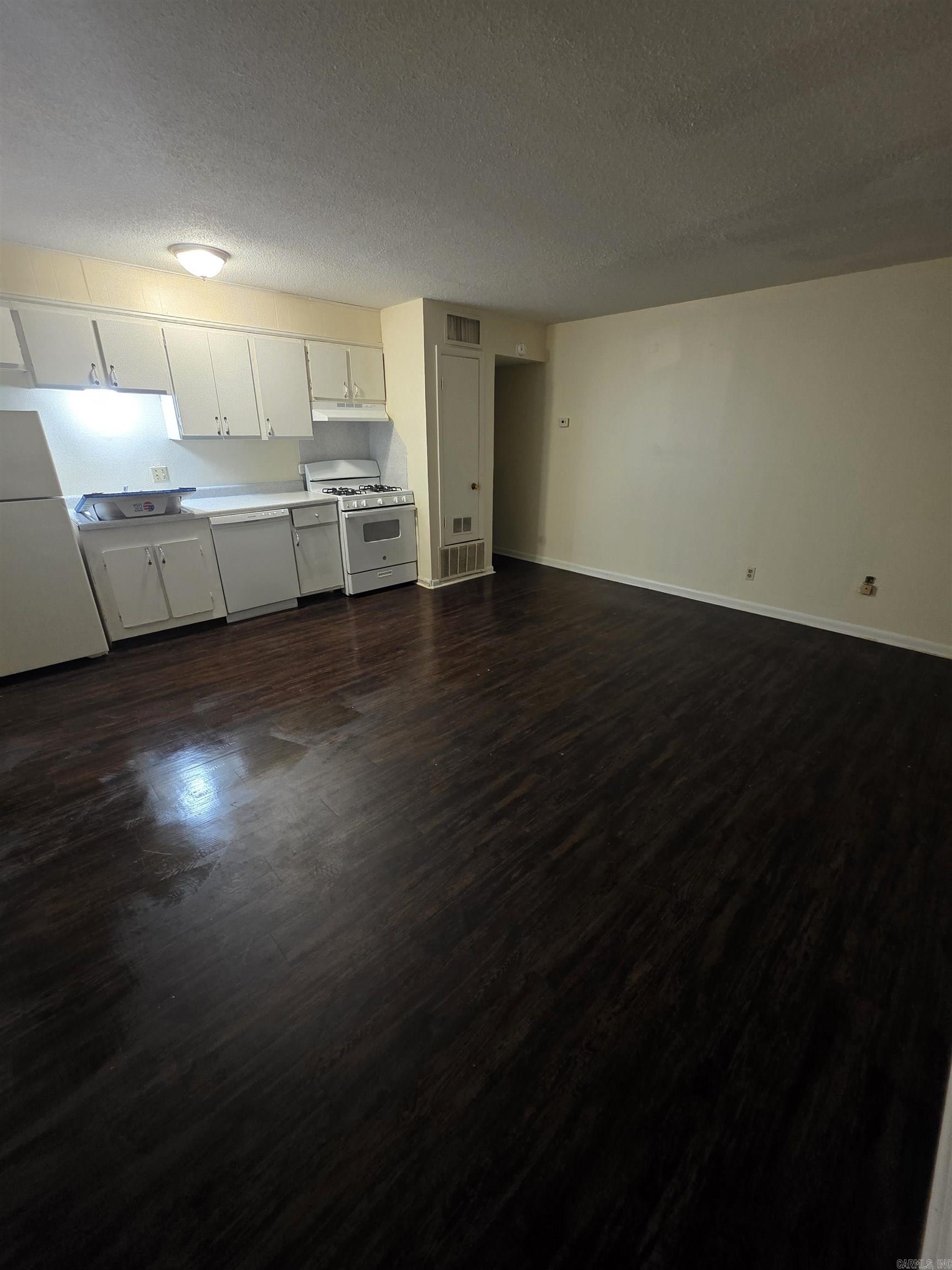 Hill Crest - Residential Lease