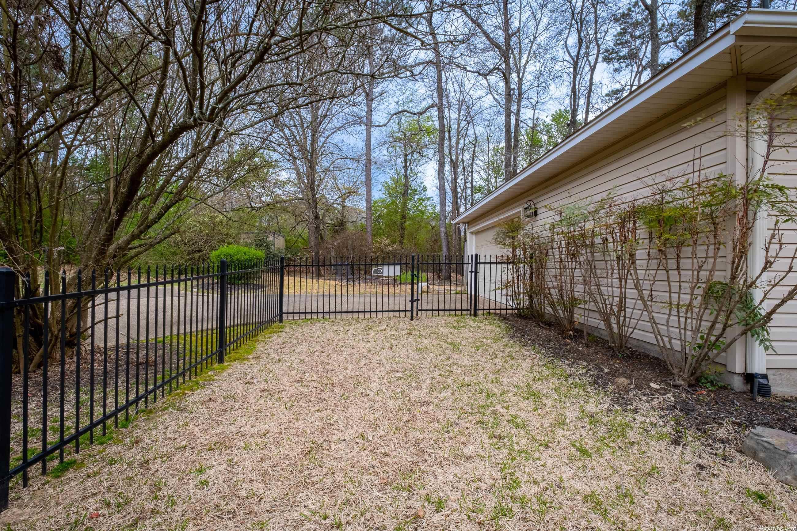 CHARLESTON PLACE - Residential