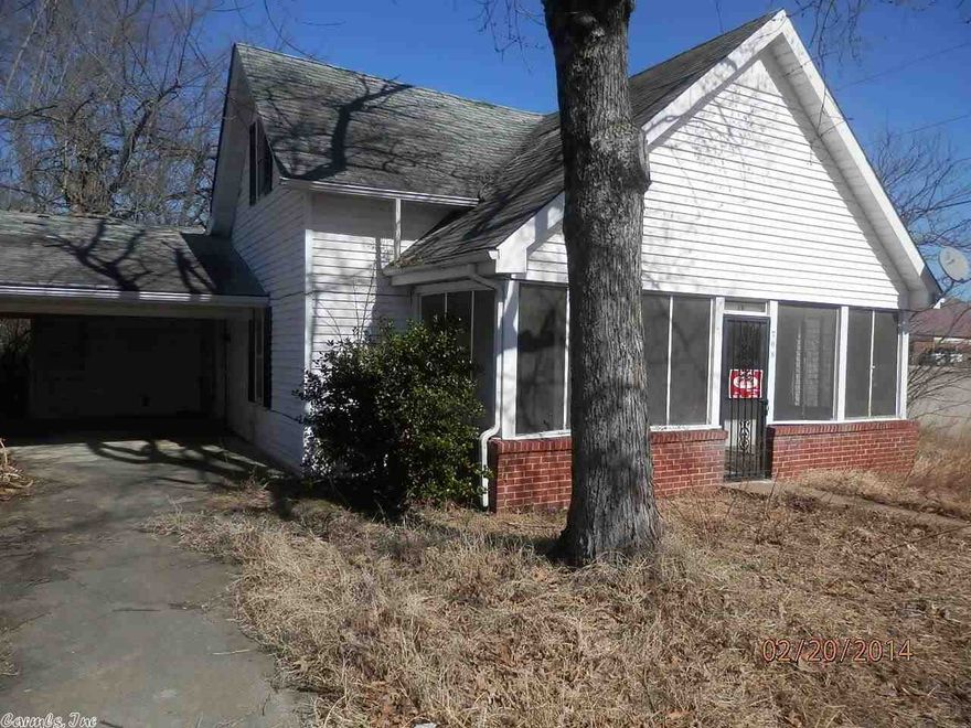 Fannie Mae HomePath property. ATTENTION AGENTS-All offers on this listing must be made using the HomePath Online Offer system at the HomePath website, www.homepath.com. Call 1-866-218-4446 if you need assistance. All Fannie Mae forms necessary for writing offers are on www.homepath.com under REAL ESTATE PROFESSIONAL TAB. **For Help in Making Offers on Fannie Mae Properties, go to Associated Docs for Helpful Tips. ** Please submit the Information Sheet found in Associated Docs with all offers.