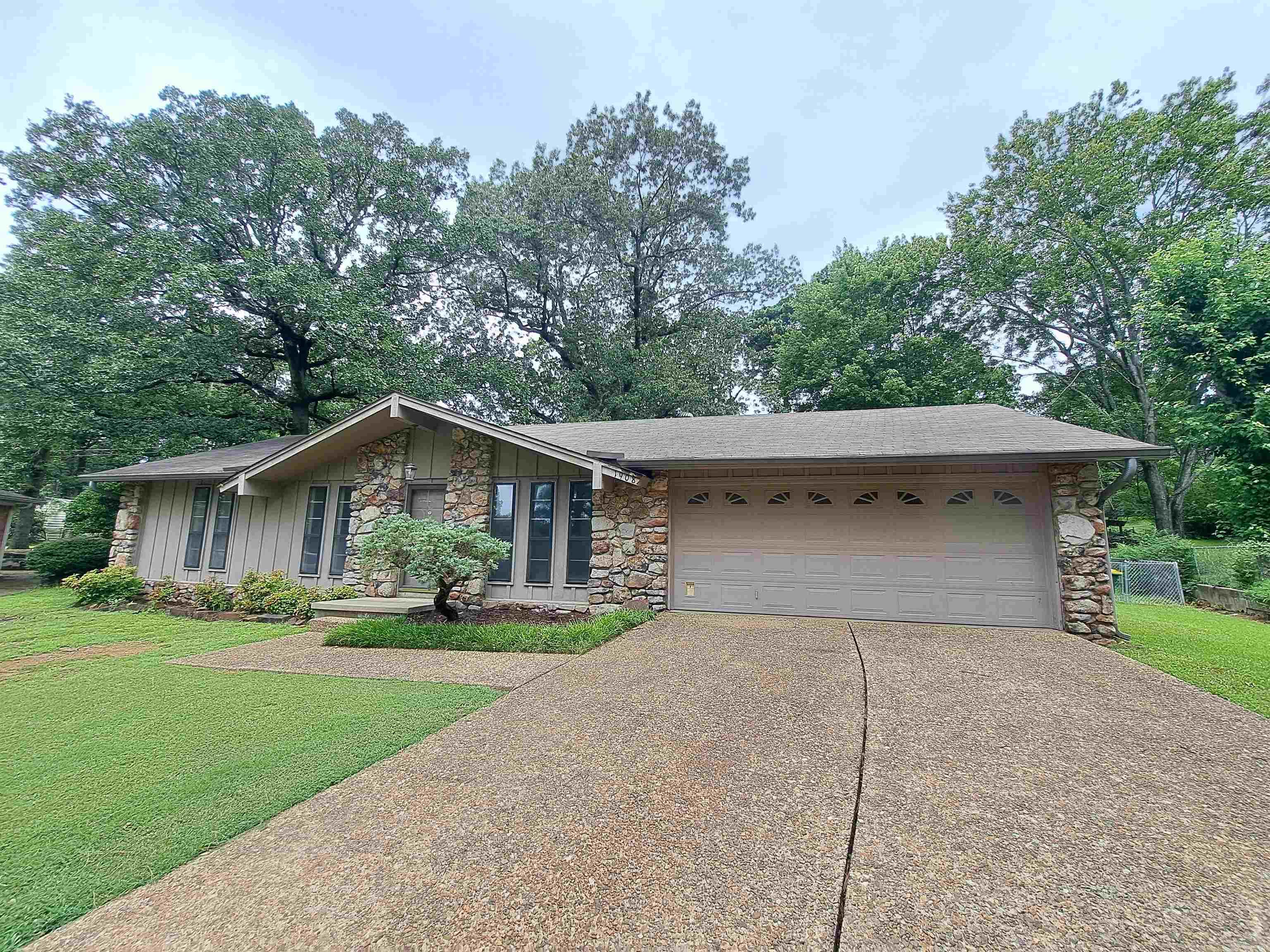 INDIAN HILLS - Residential