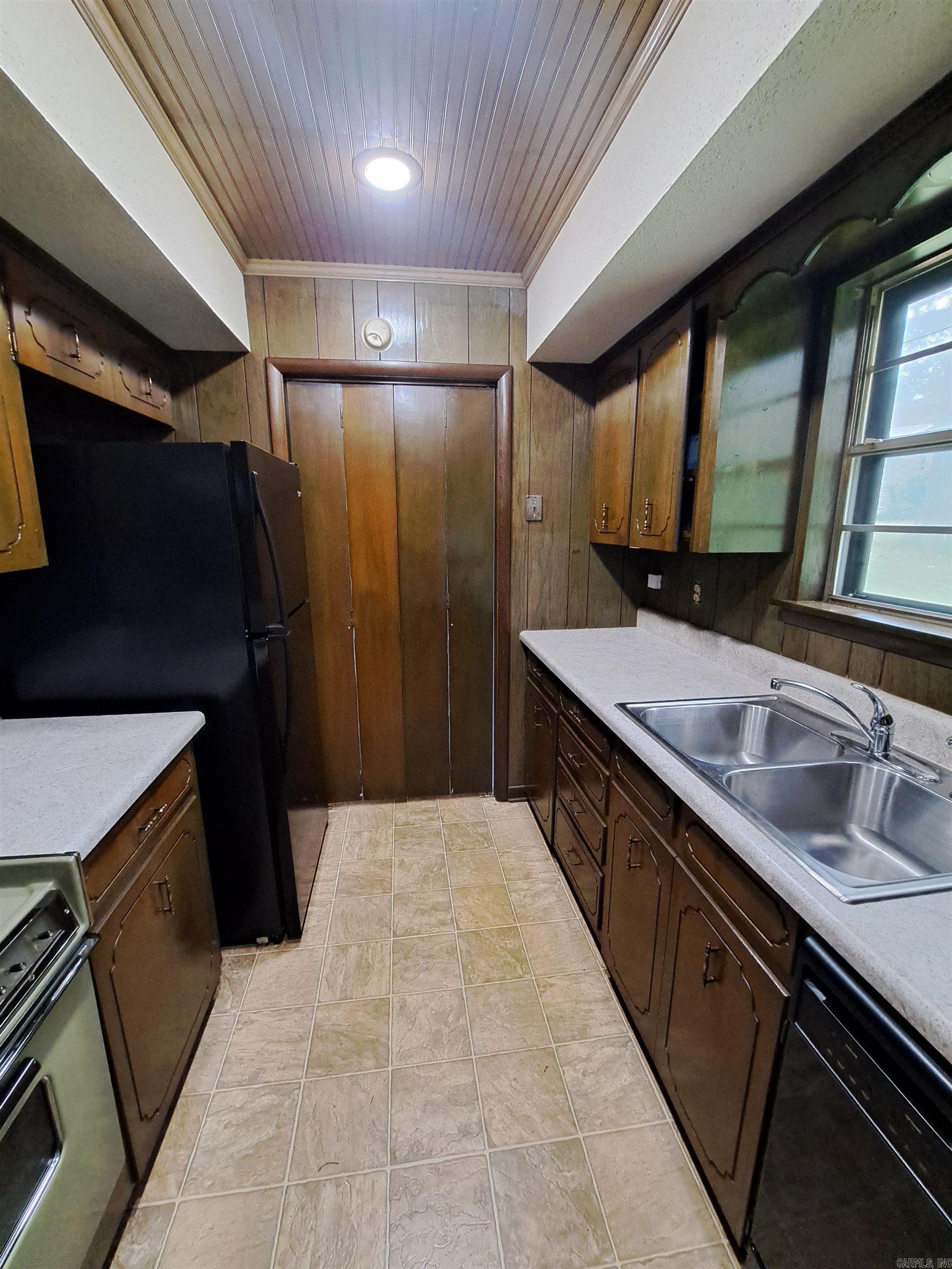 INDIAN HILLS - Residential