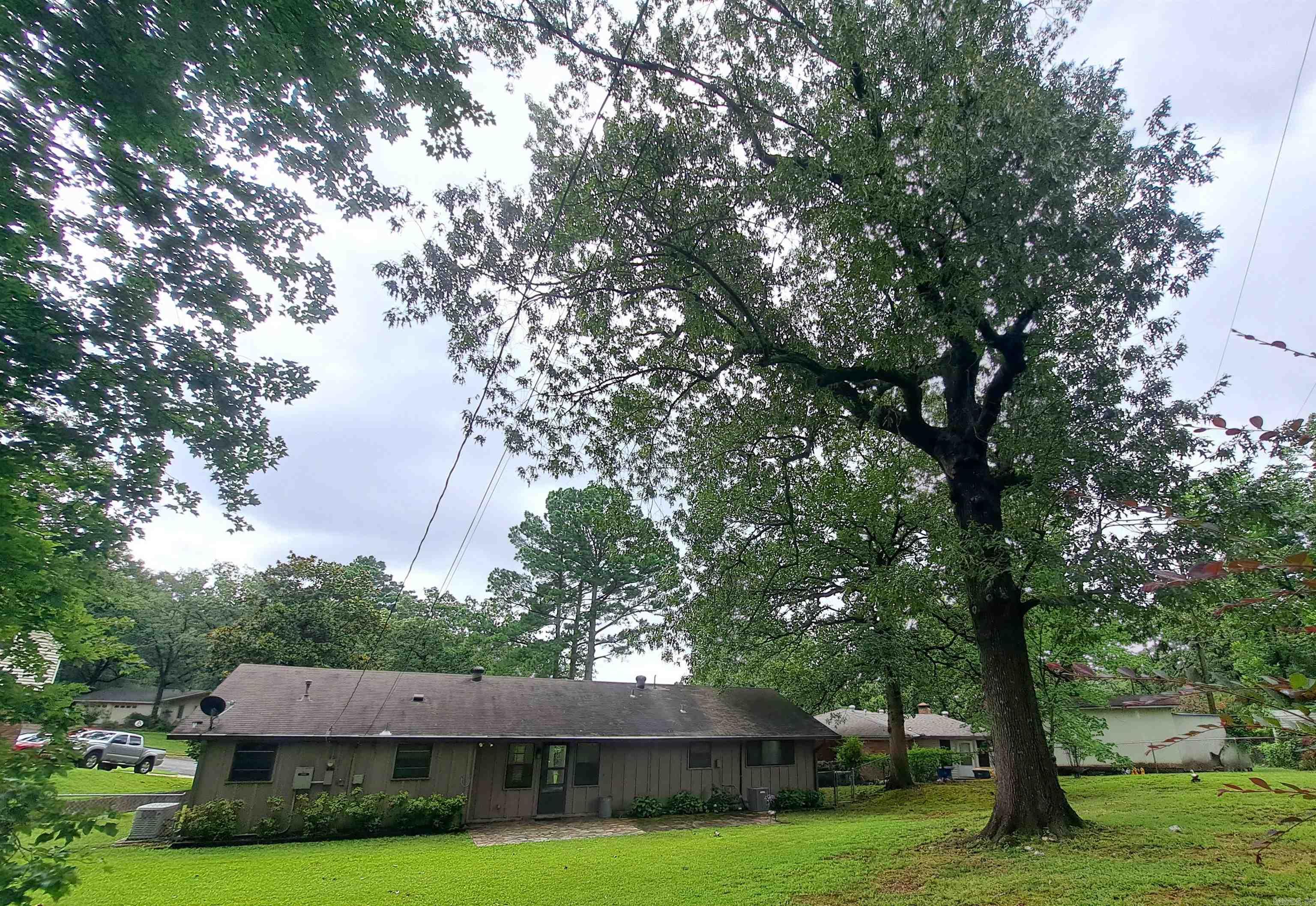 INDIAN HILLS - Residential