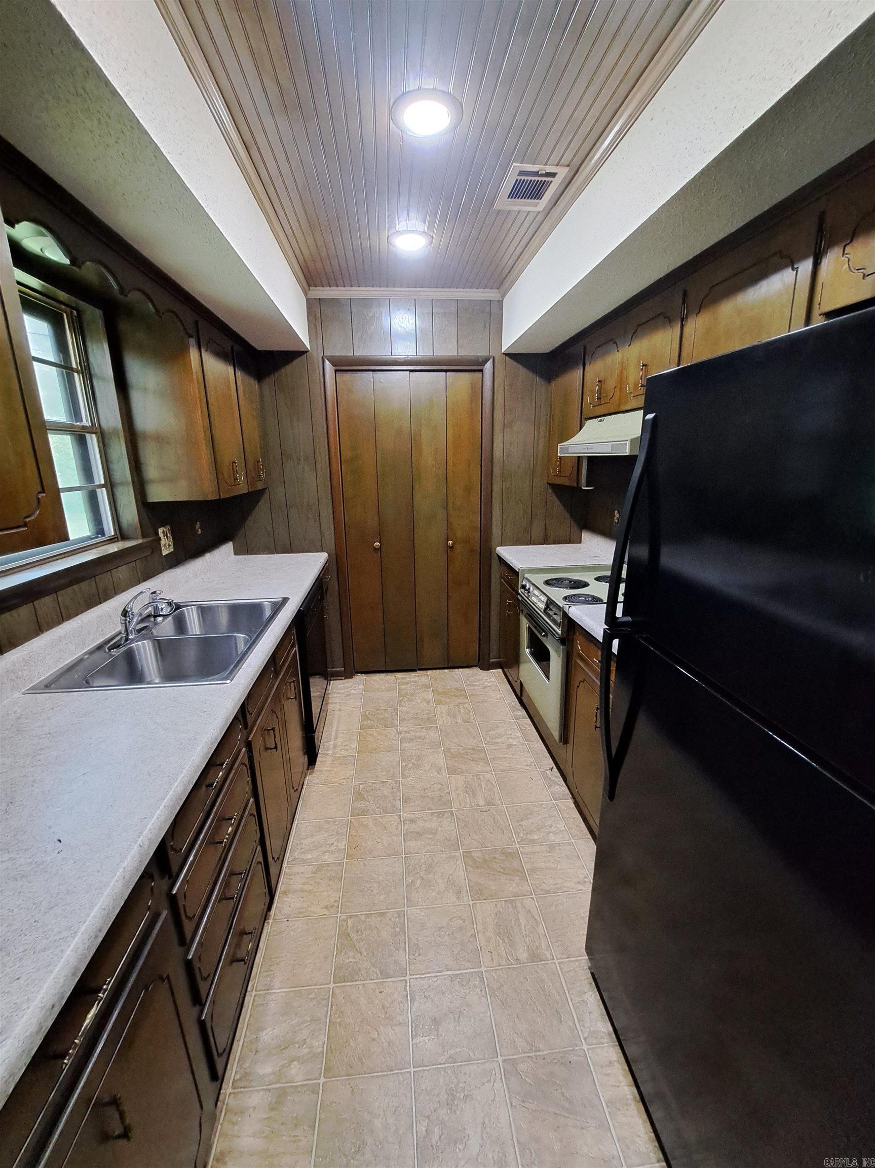 INDIAN HILLS - Residential