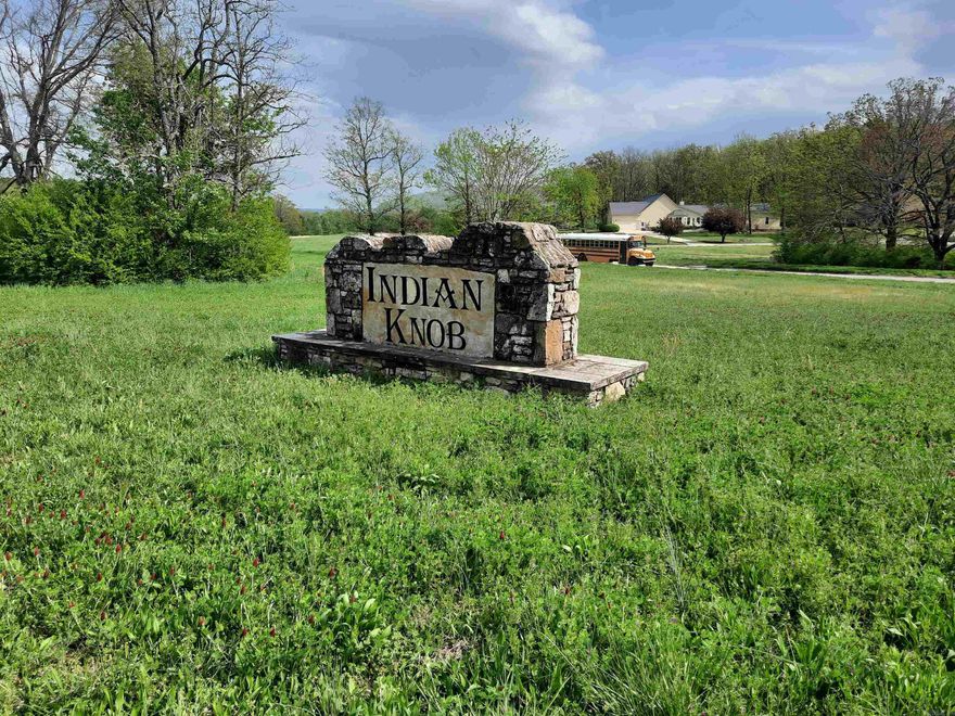 Nestled in the beautiful Indian Knob Subdivision, located just minutes from the famous Court Square, music, shopping and restaurants. Property offers UNDER GROUND UTILITIES, nice view of the mountains and a very nice private location.