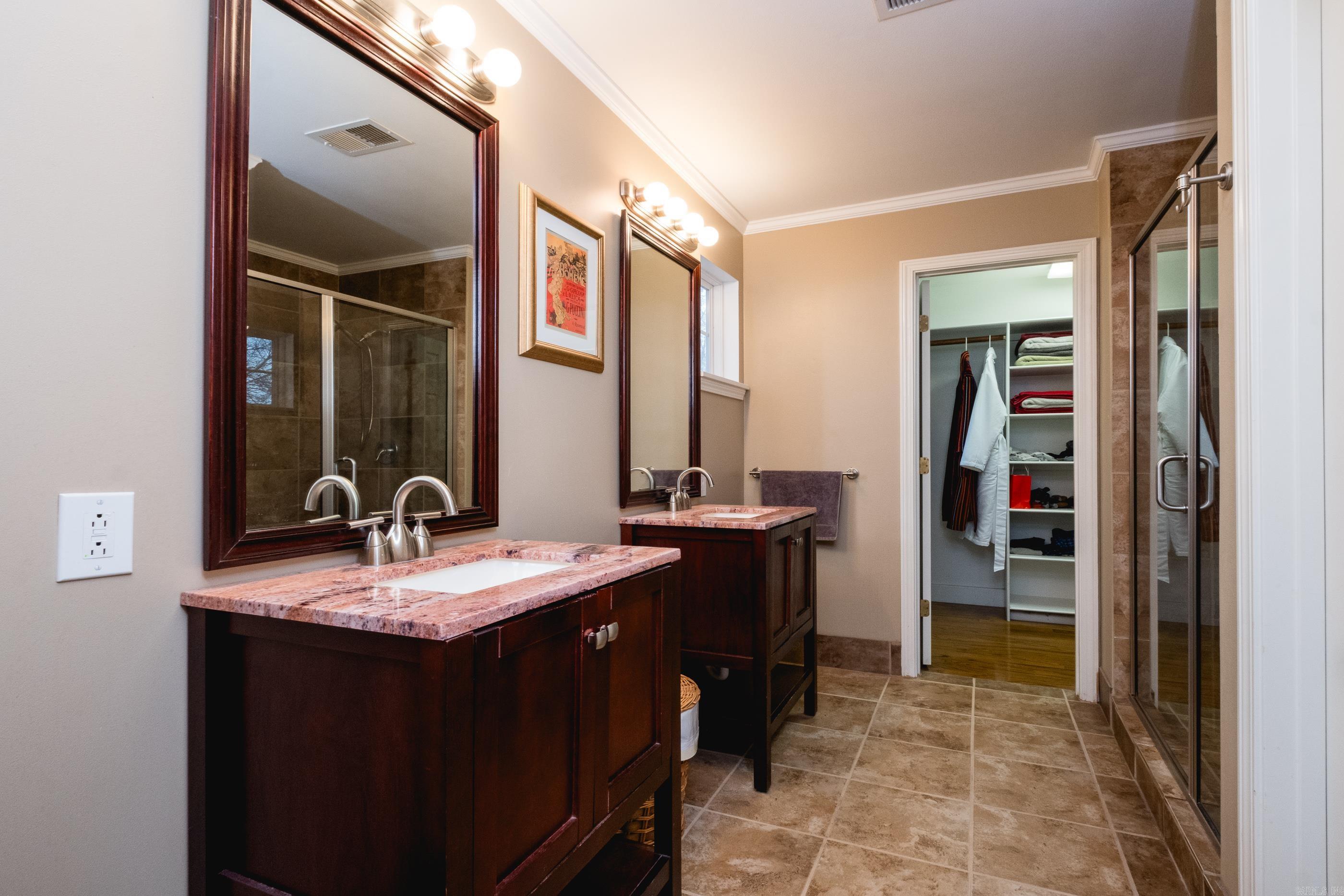 HILLCREST - Residential