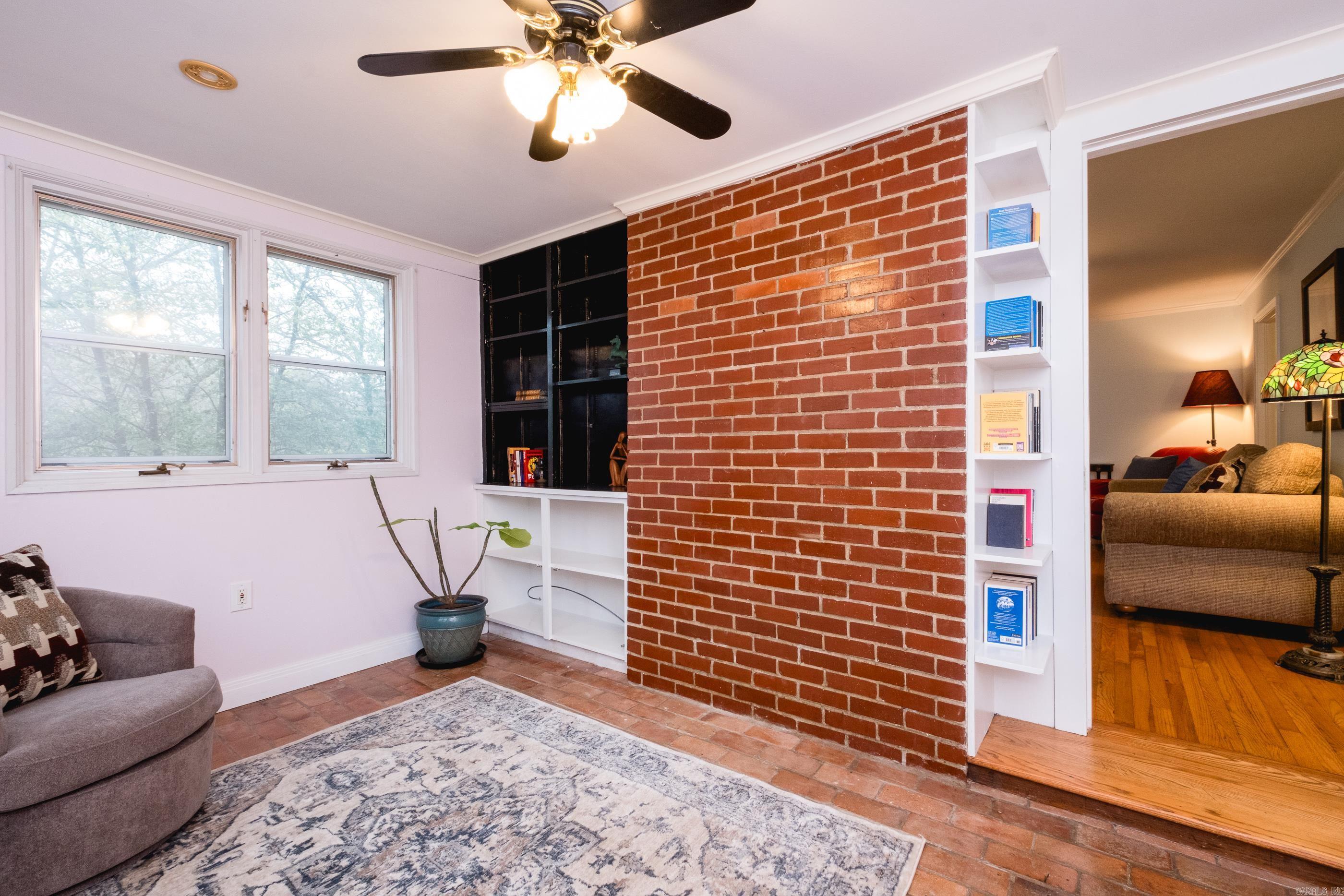 HILLCREST - Residential