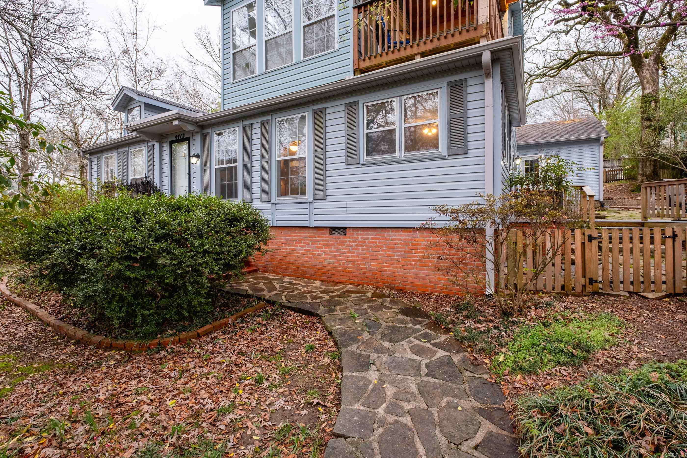 HILLCREST - Residential