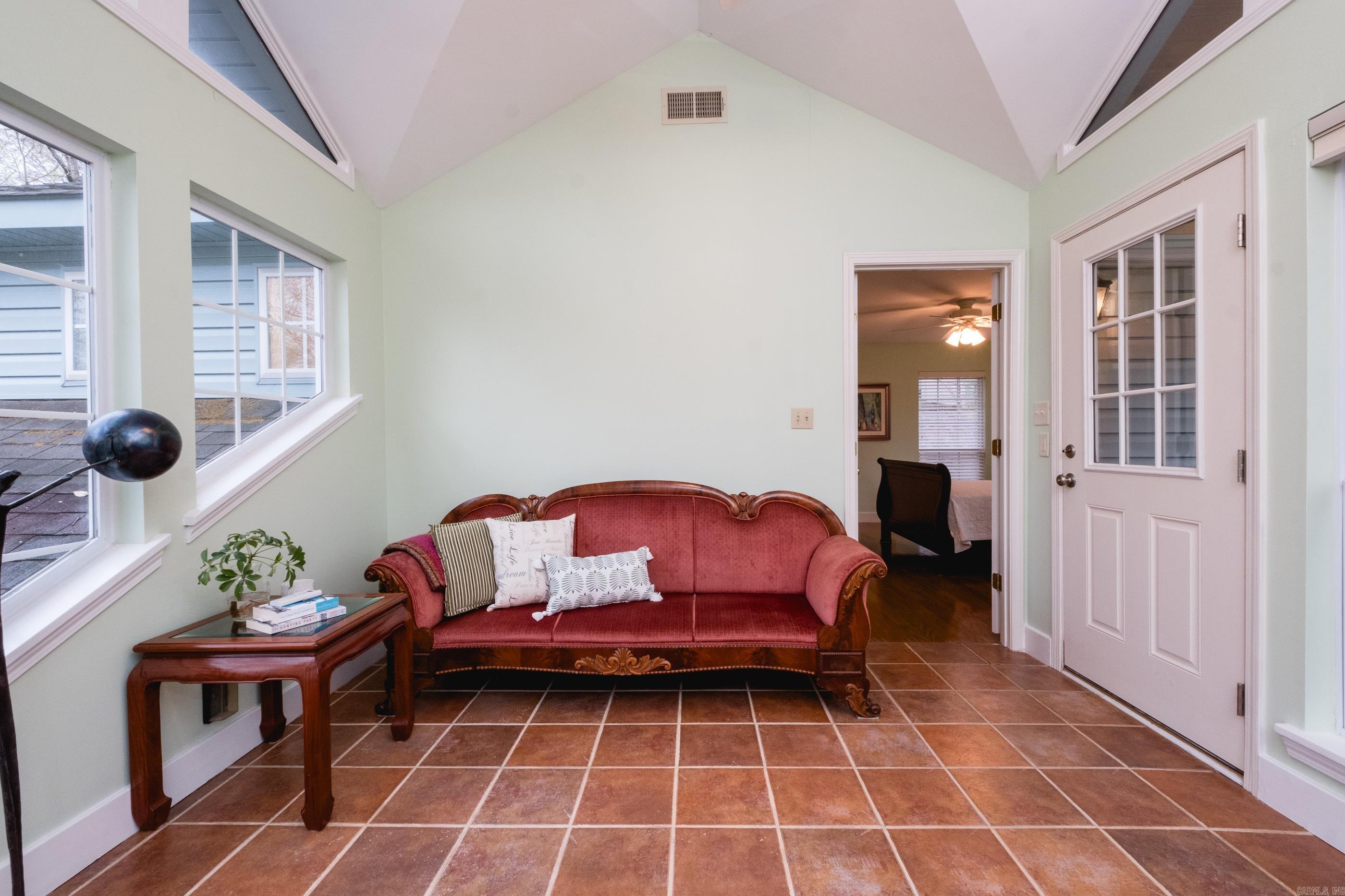 HILLCREST - Residential