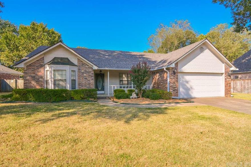 Great one level home on flat lot in Don Roberts School zone. 3 Bedroom/2 baths plus formal dining. Large great room with vaulted ceiling and wood burning fireplace. Large master with tray ceiling, double vanity, whirlpool tub and walk in shower. Large flat backyard with patio. 2 Car garage with a level driveway.