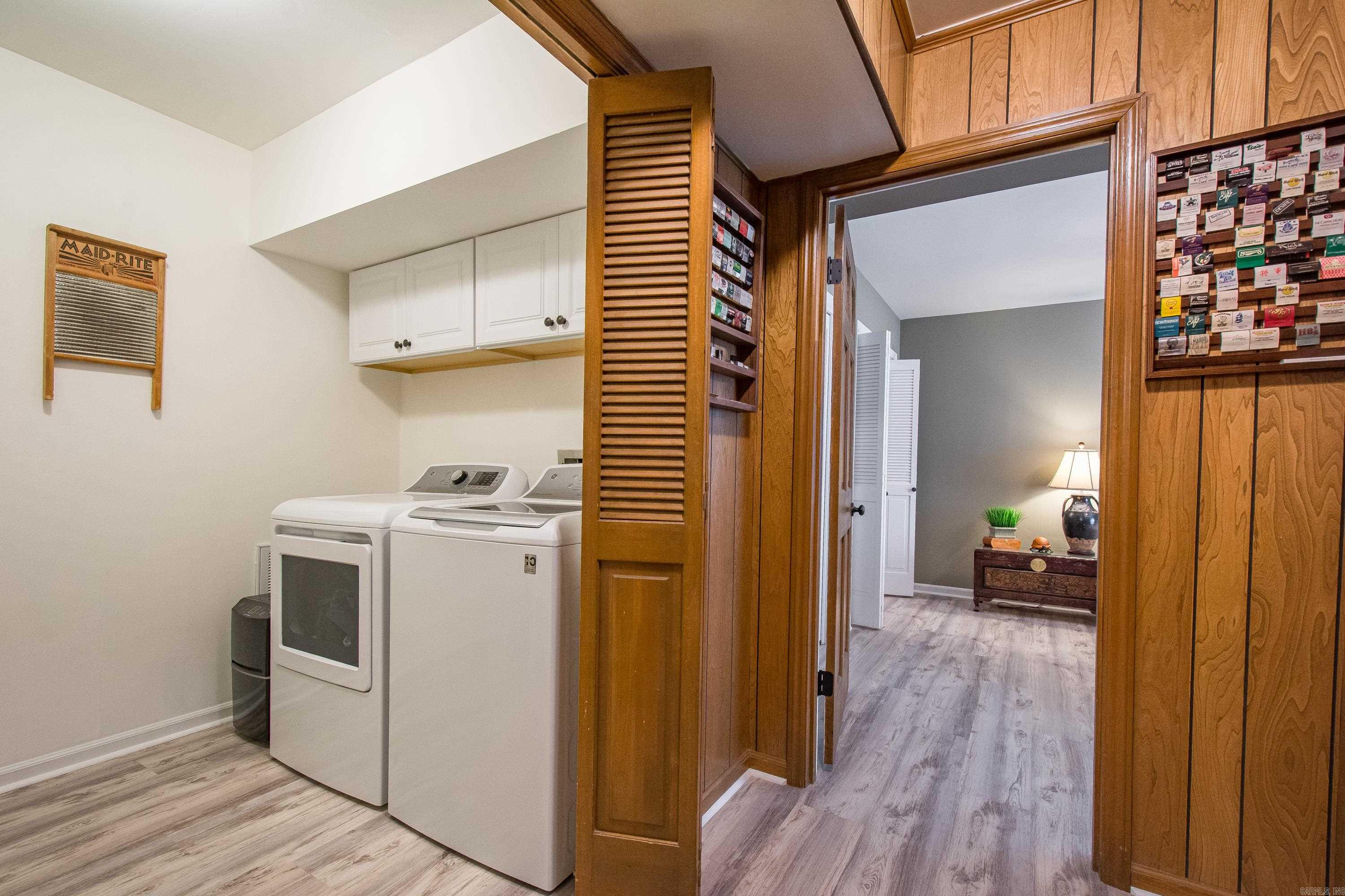 LEAWOOD MANOR - Residential