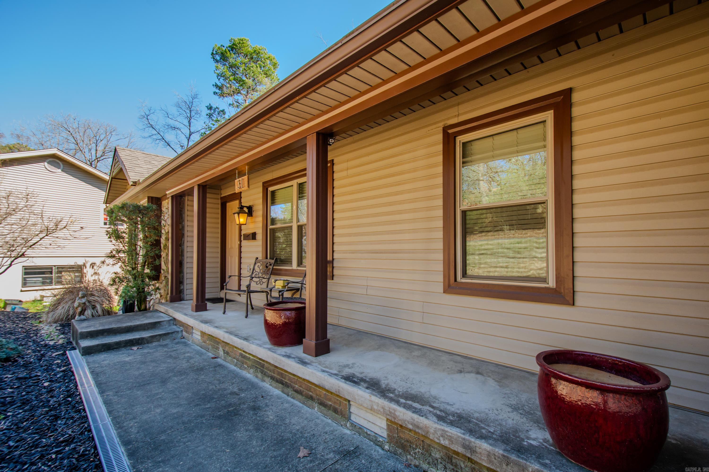LEAWOOD MANOR - Residential