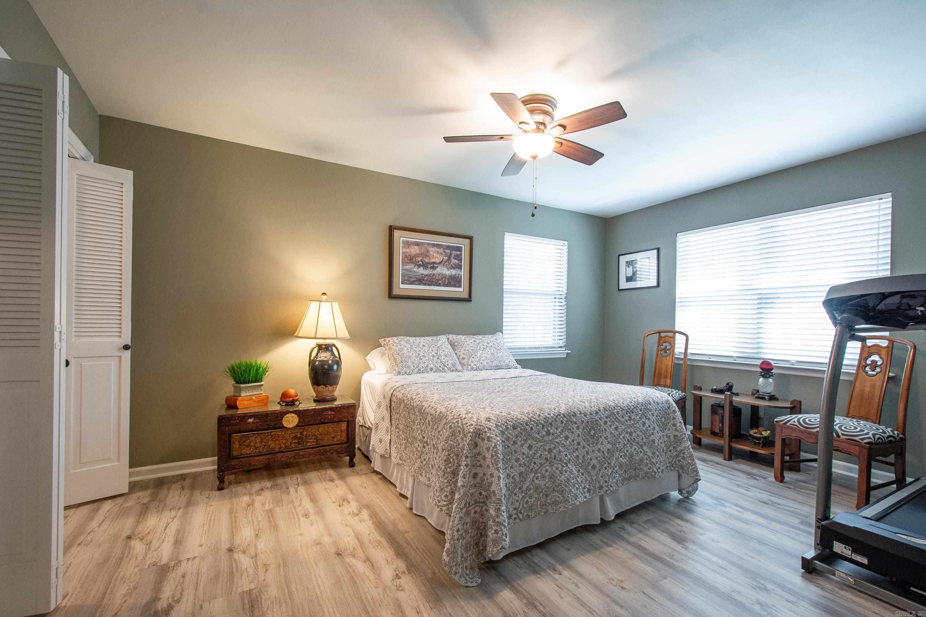 LEAWOOD MANOR - Residential