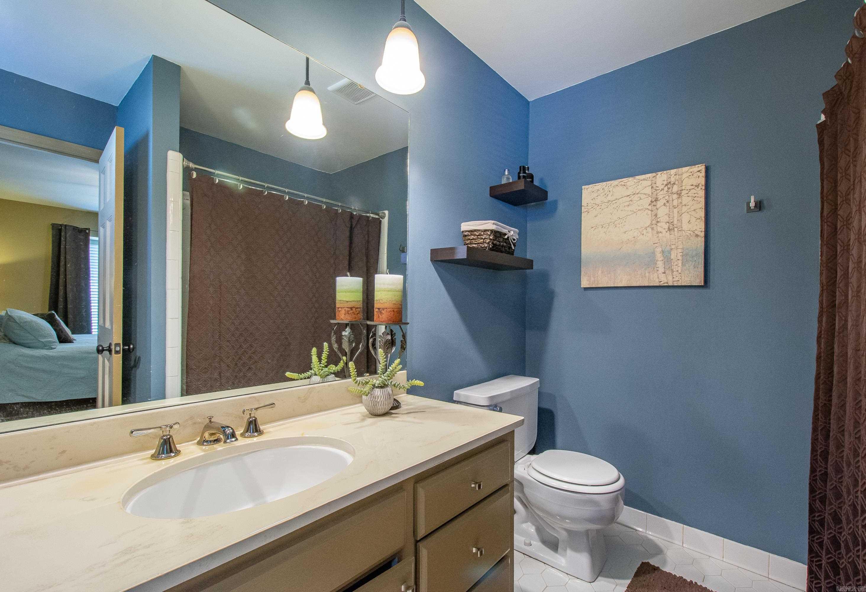 LEAWOOD MANOR - Residential