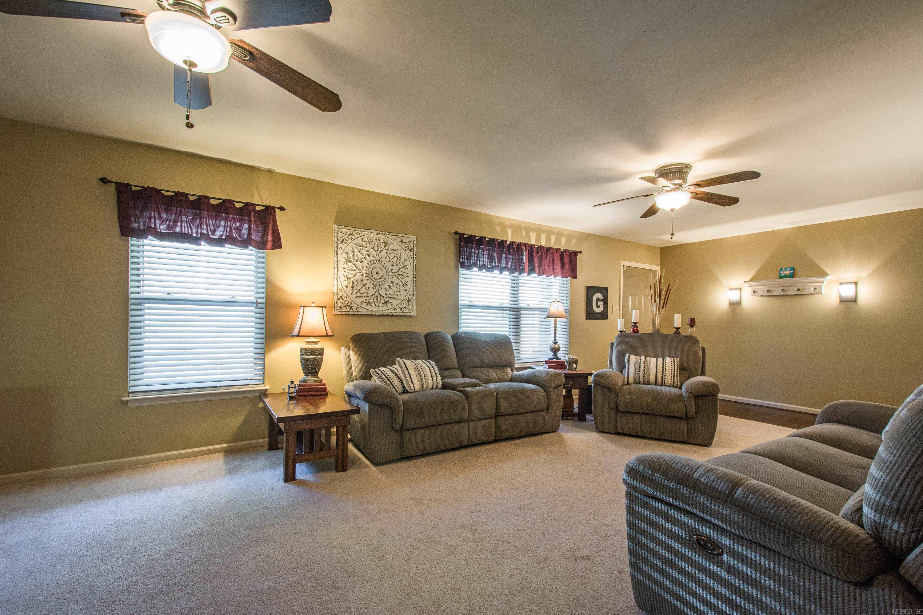 LEAWOOD MANOR - Residential
