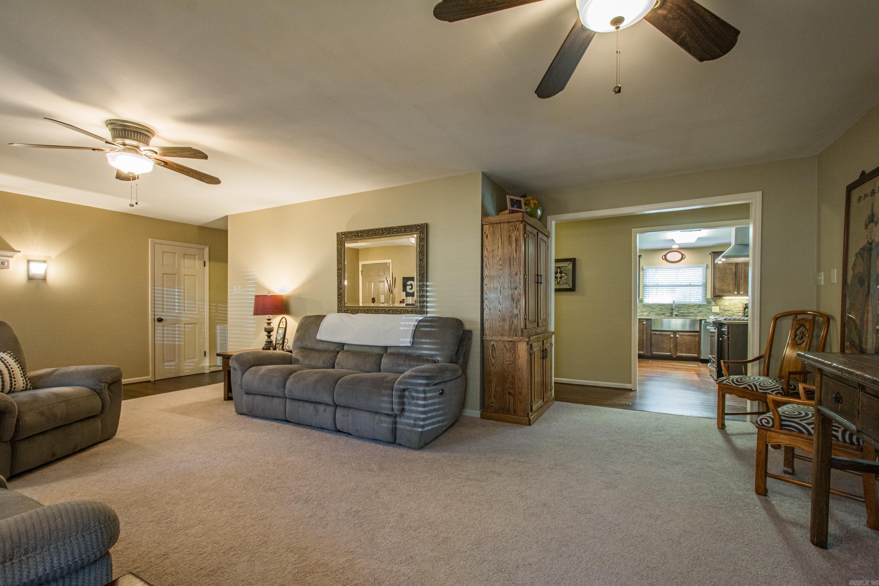 LEAWOOD MANOR - Residential