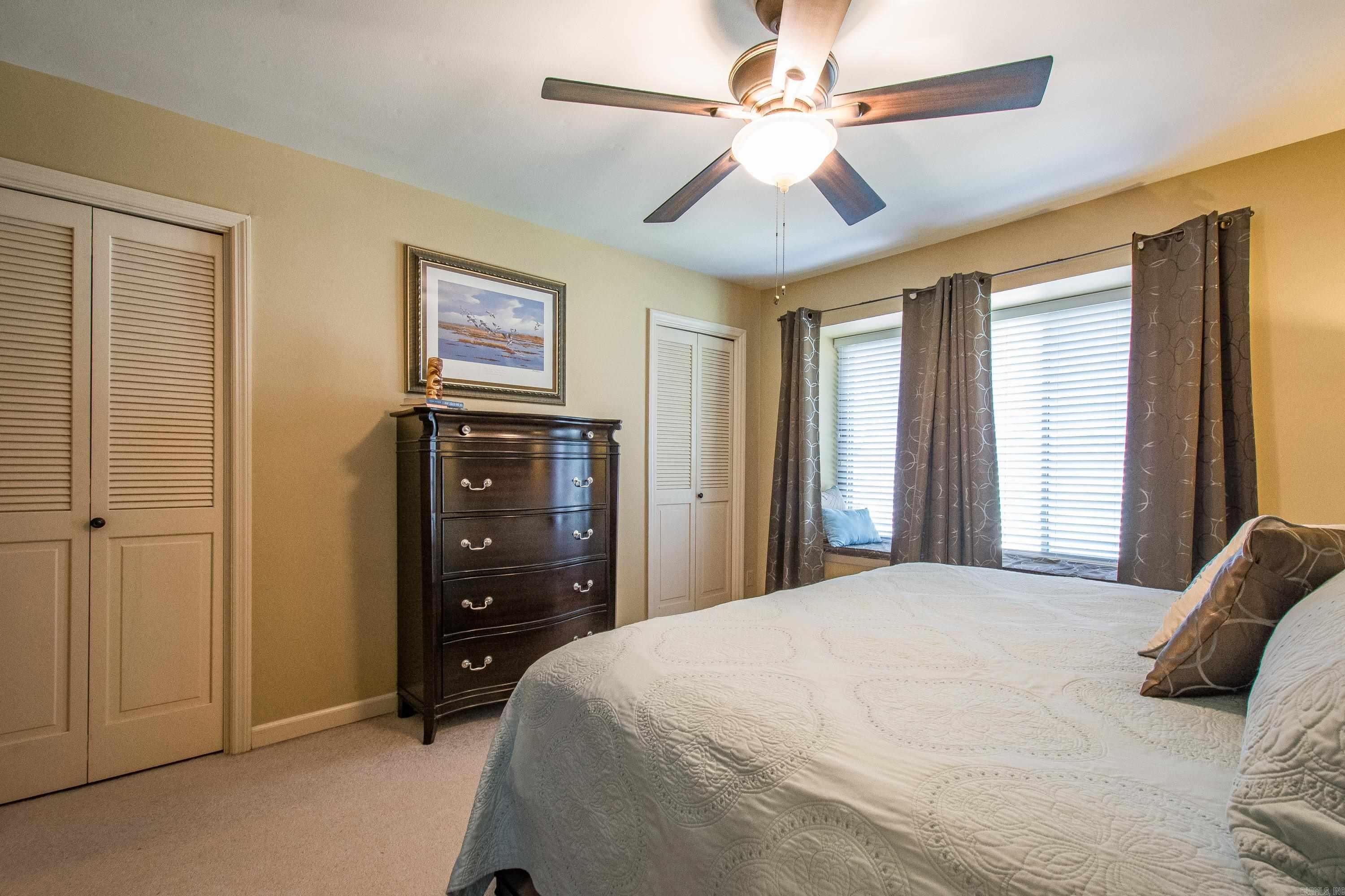 LEAWOOD MANOR - Residential
