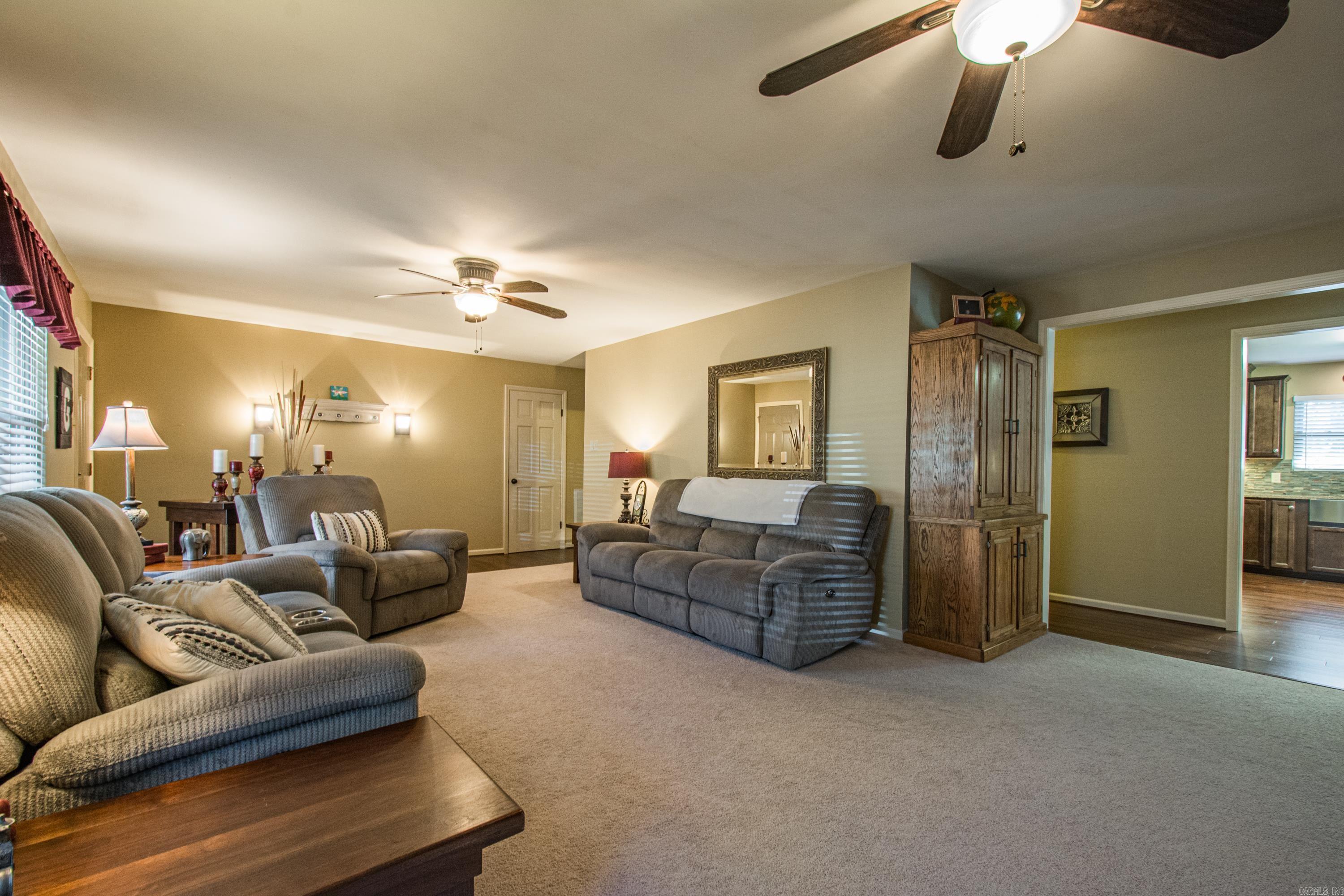 LEAWOOD MANOR - Residential