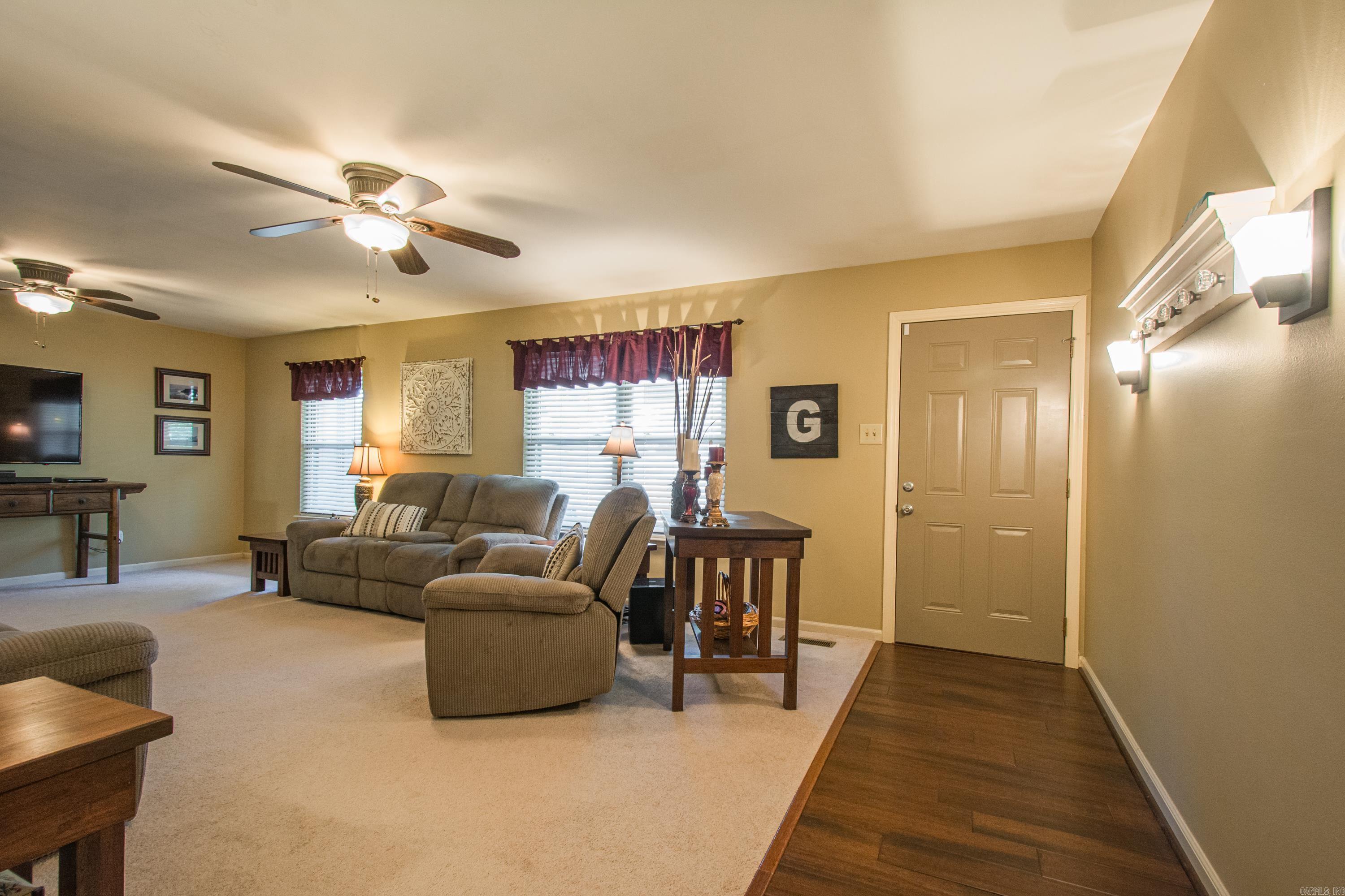 LEAWOOD MANOR - Residential