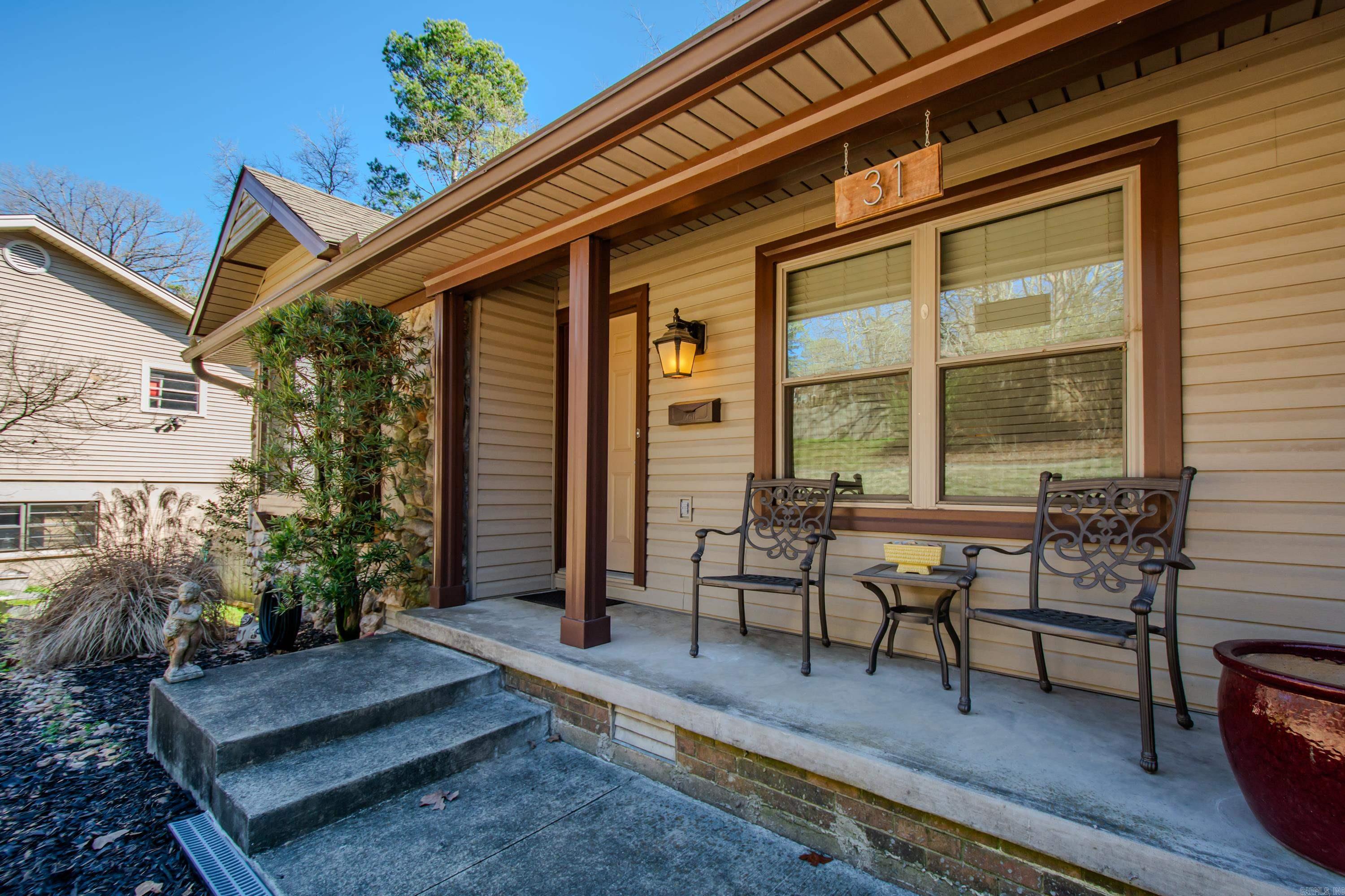 LEAWOOD MANOR - Residential