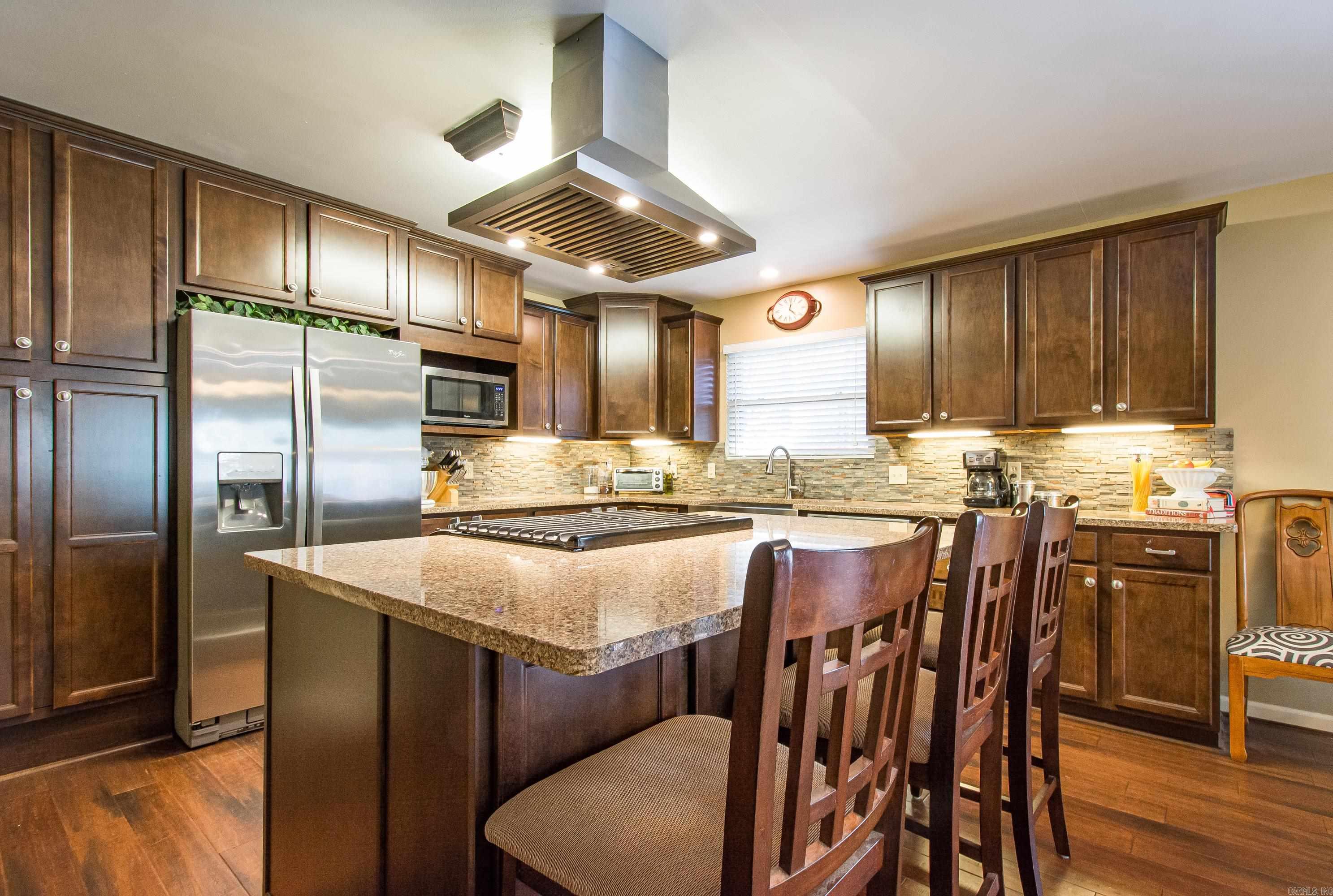 LEAWOOD MANOR - Residential