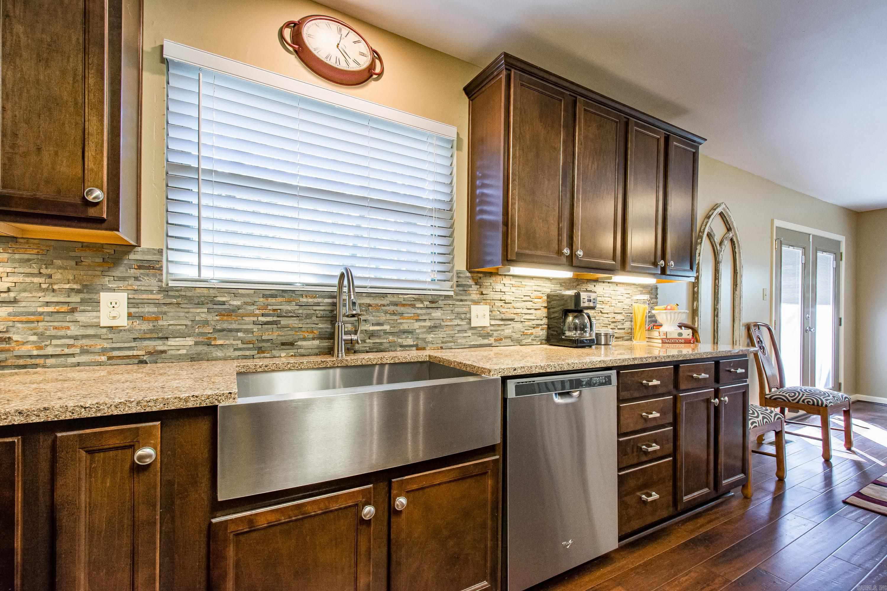 LEAWOOD MANOR - Residential