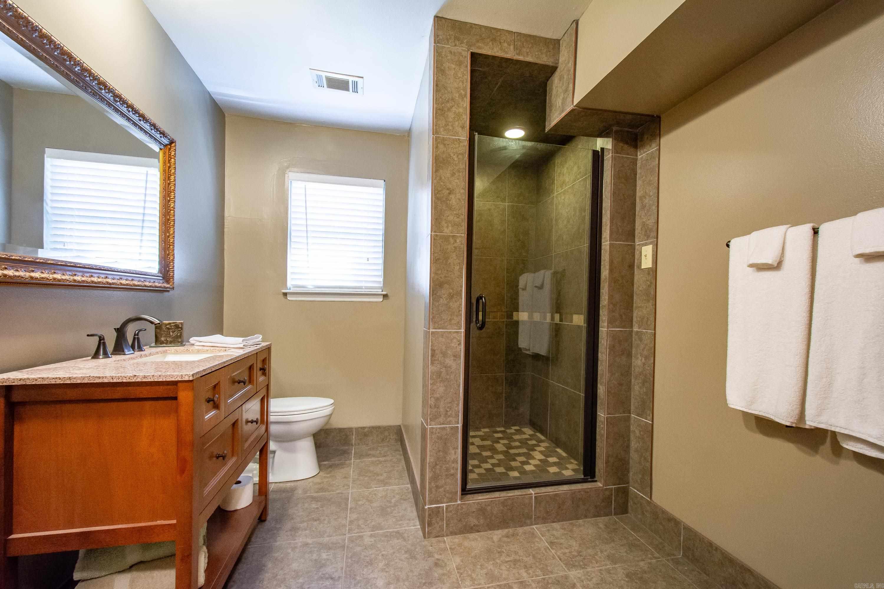 LEAWOOD MANOR - Residential