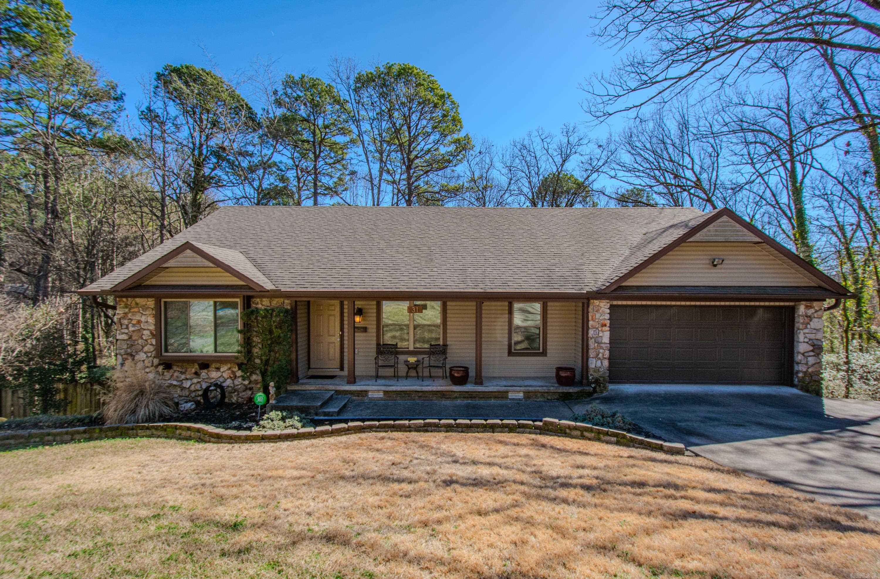 LEAWOOD MANOR - Residential