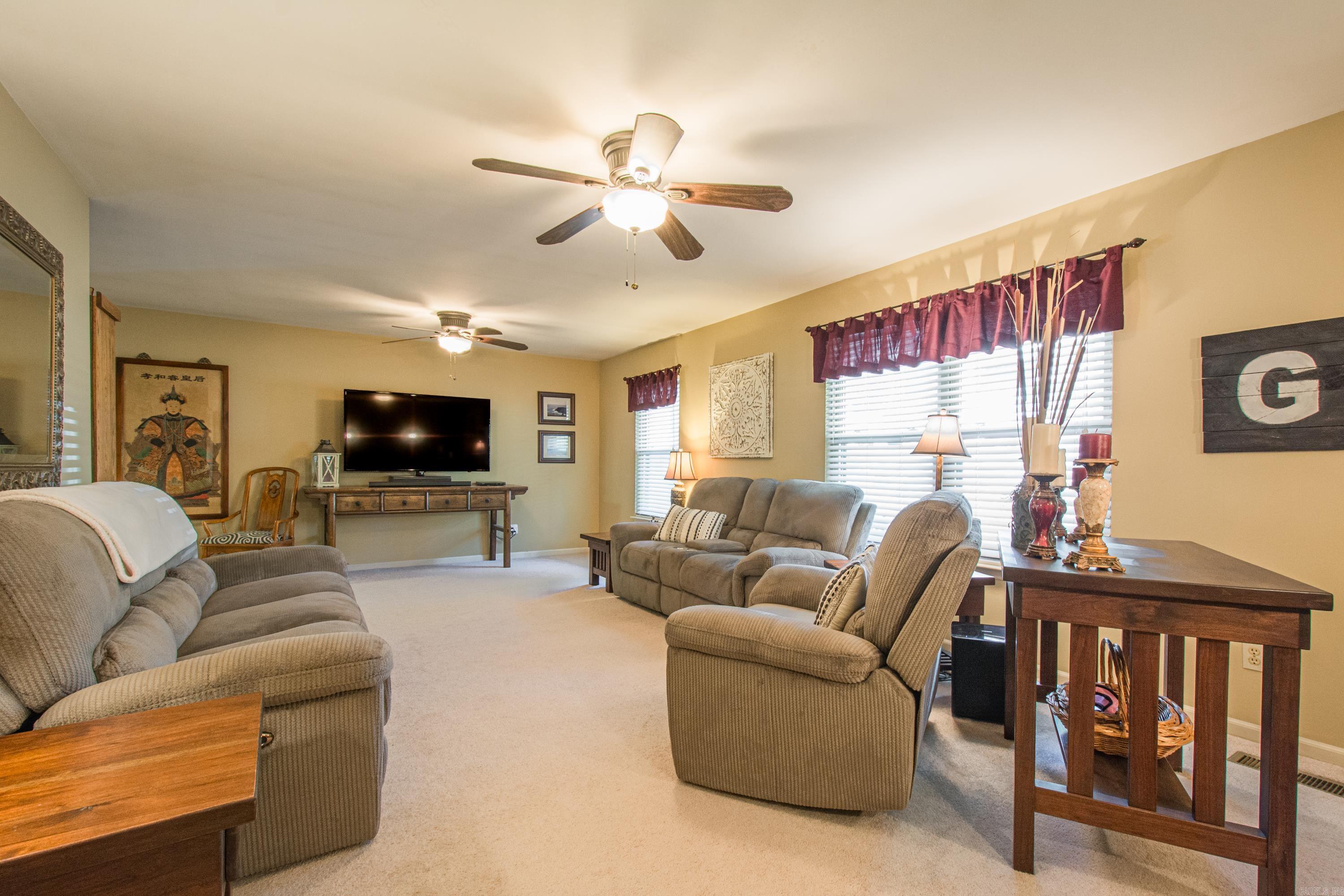 LEAWOOD MANOR - Residential