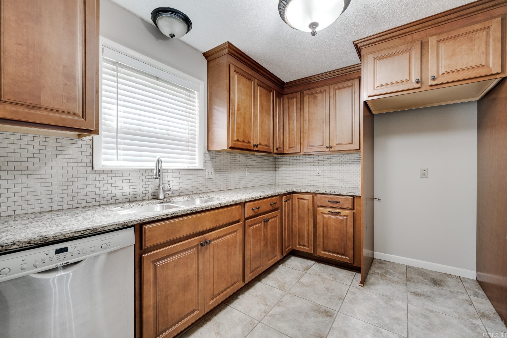 INDIAN HILLS - Residential