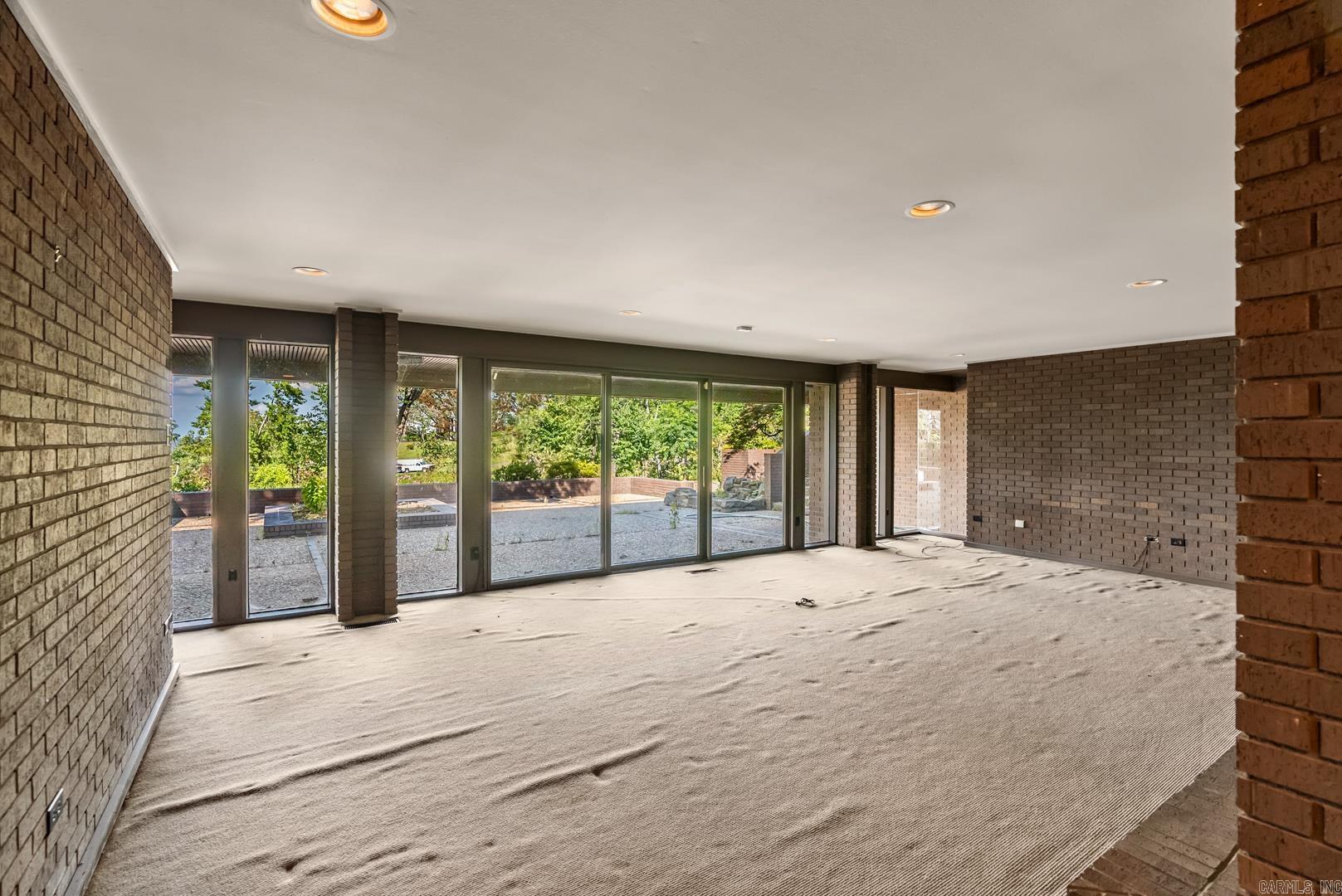 PINNACLE POINT - Residential