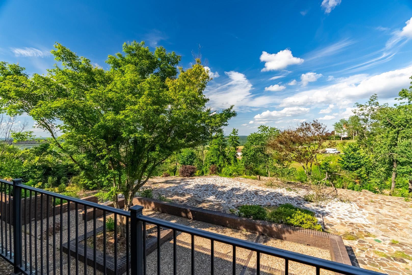 PINNACLE POINT - Residential