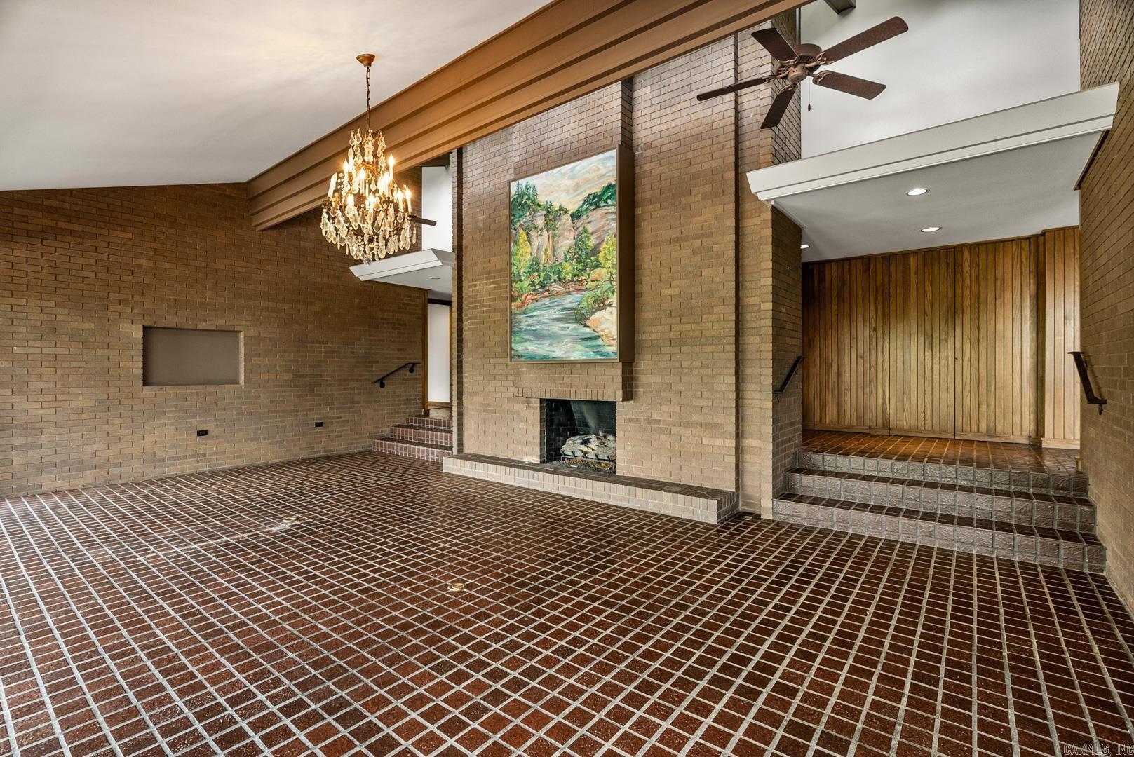 PINNACLE POINT - Residential