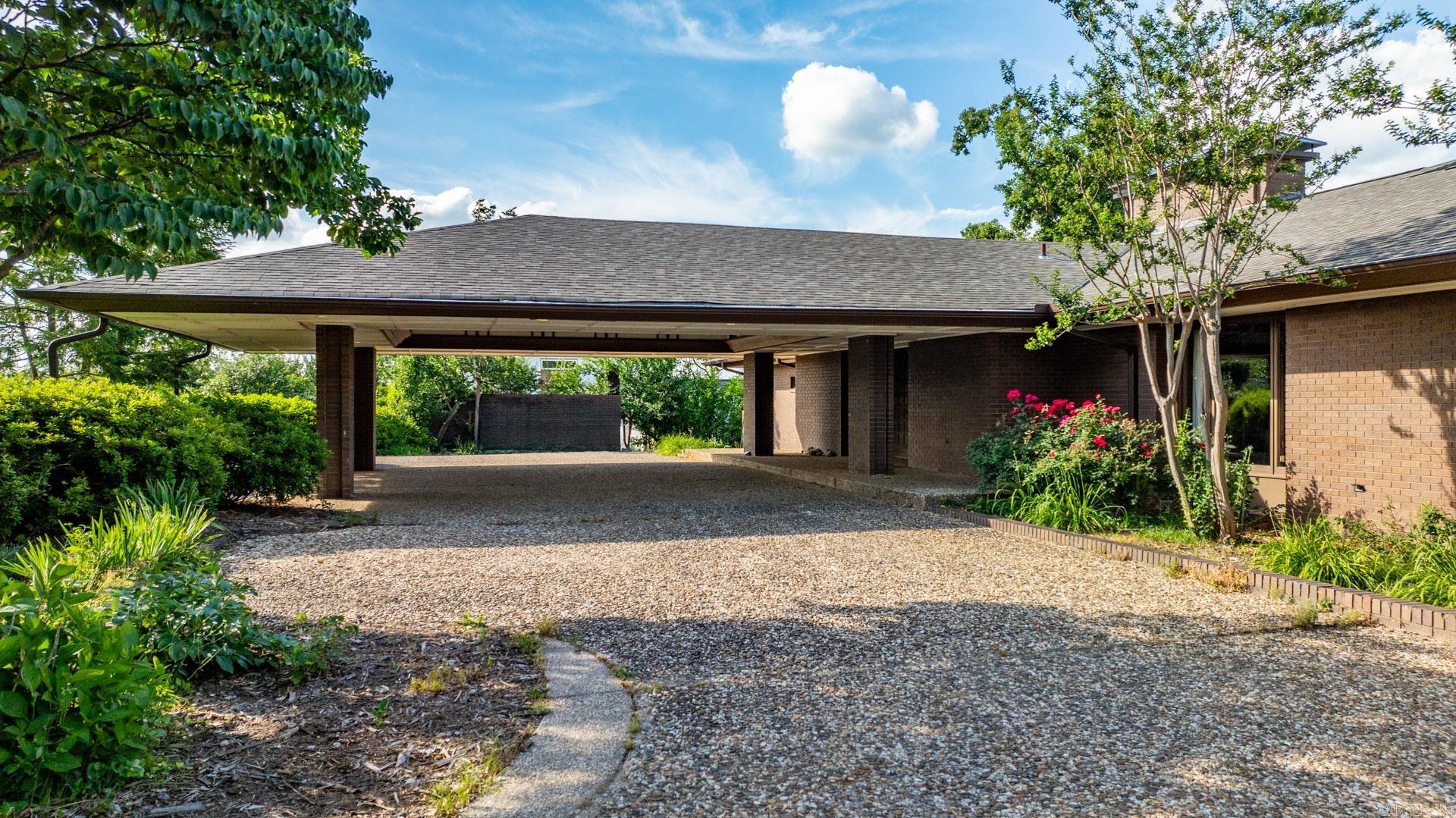 PINNACLE POINT - Residential