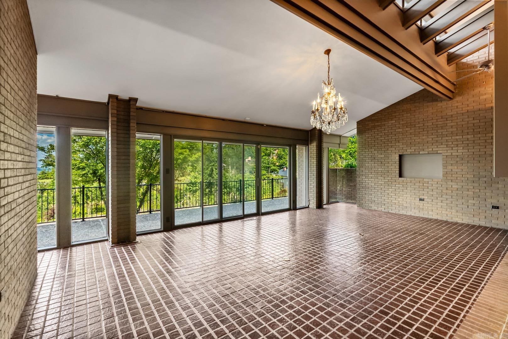 PINNACLE POINT - Residential