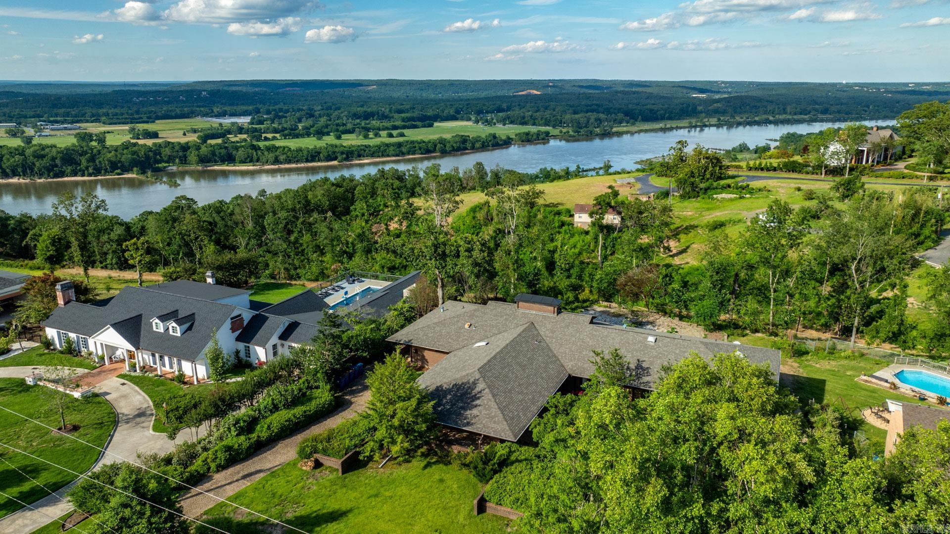 PINNACLE POINT - Residential