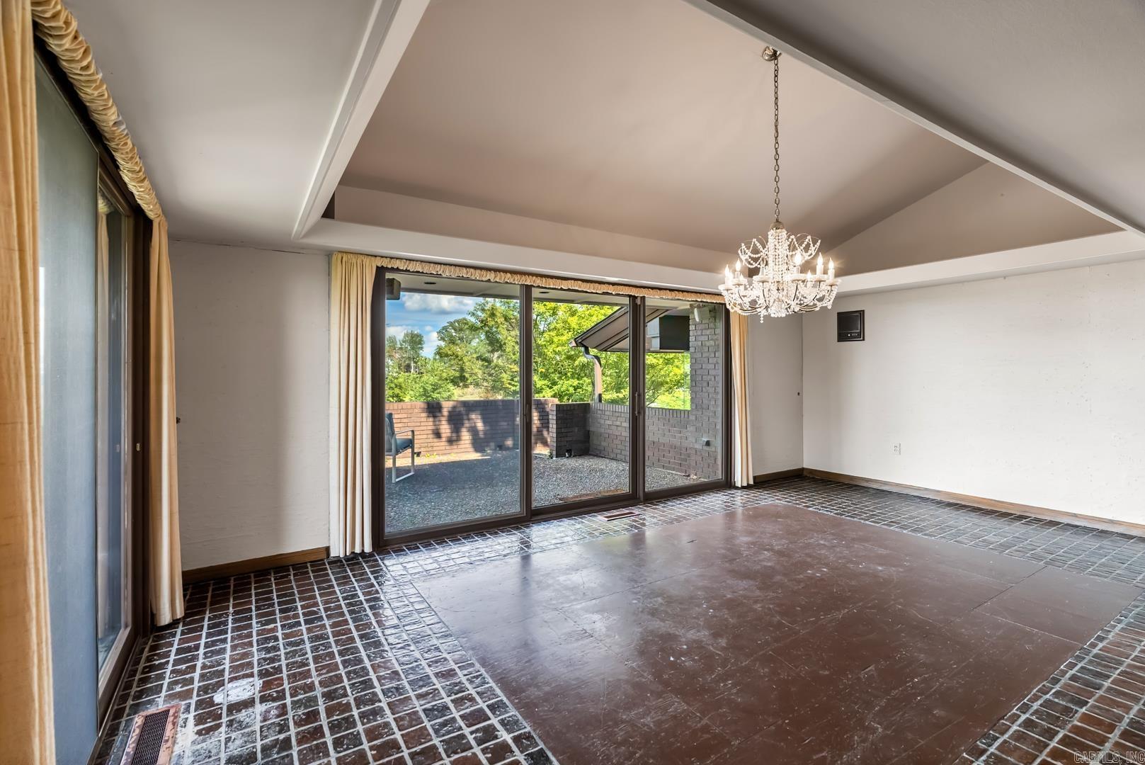 PINNACLE POINT - Residential