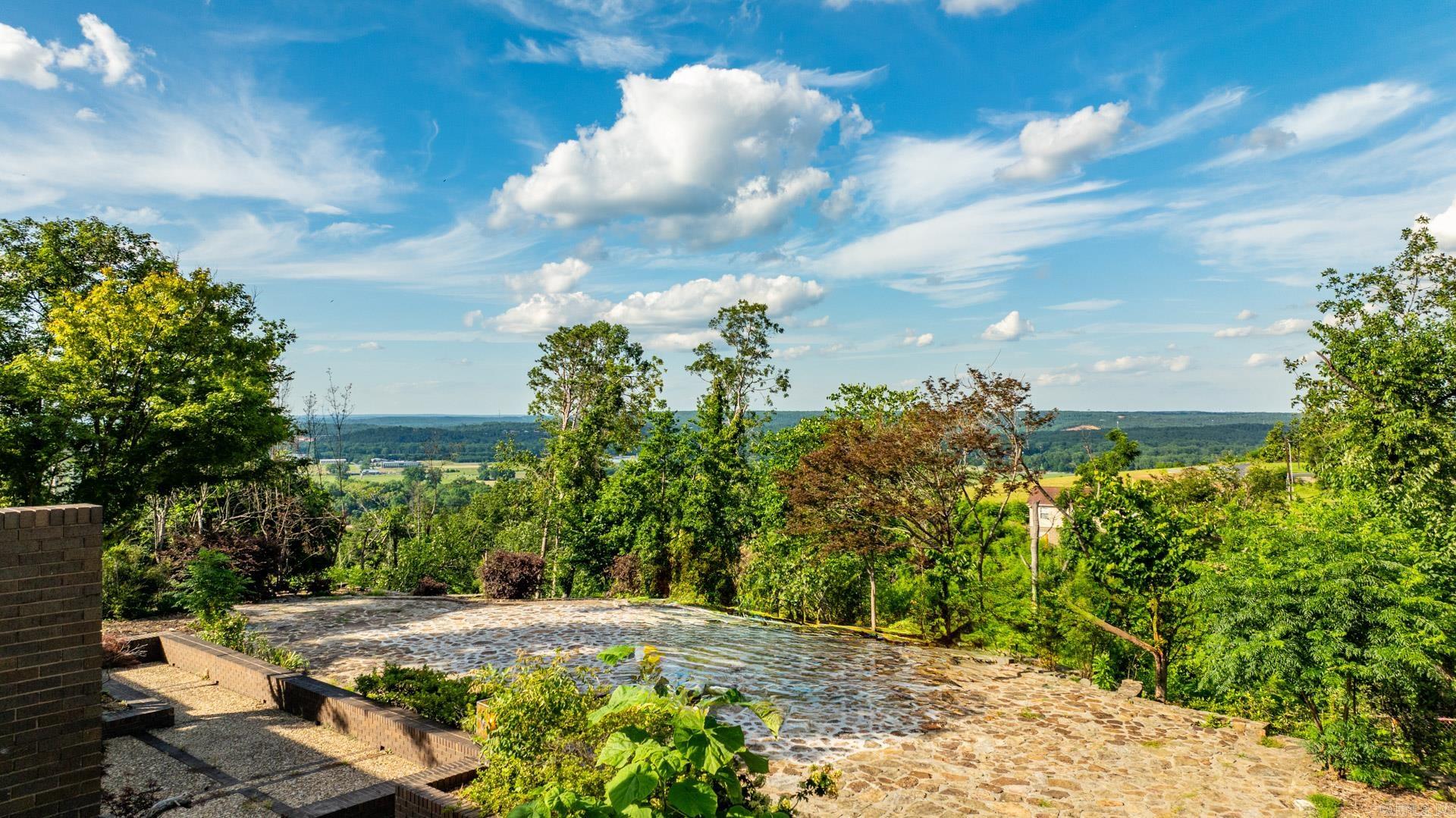 PINNACLE POINT - Residential