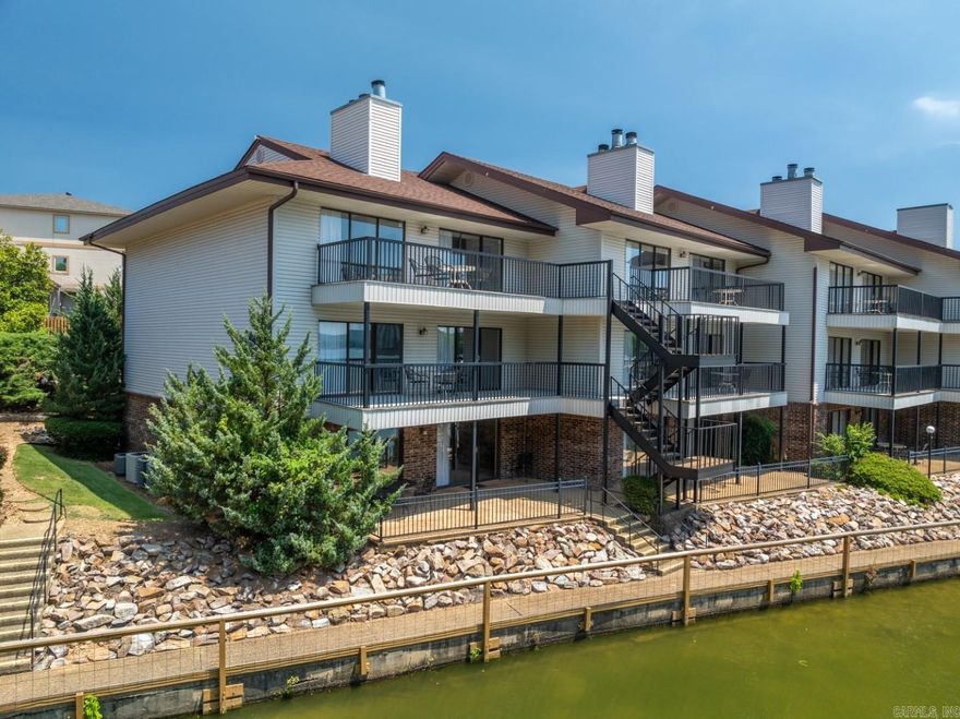 Experience lakeside living in the sought-after 7 South area of Lake Hamilton! This 2-bedroom, 2-bath condo spans 1,200 square feet and boasts stunning views. Enjoy amenities like a pickleball court, volleyball, and a luxurious resort-style pool. Fully furnished and situated in a gated community, this lakefront condo offers boat slip rentals and allows short-term rentals (STR). Schedule a private showing today!