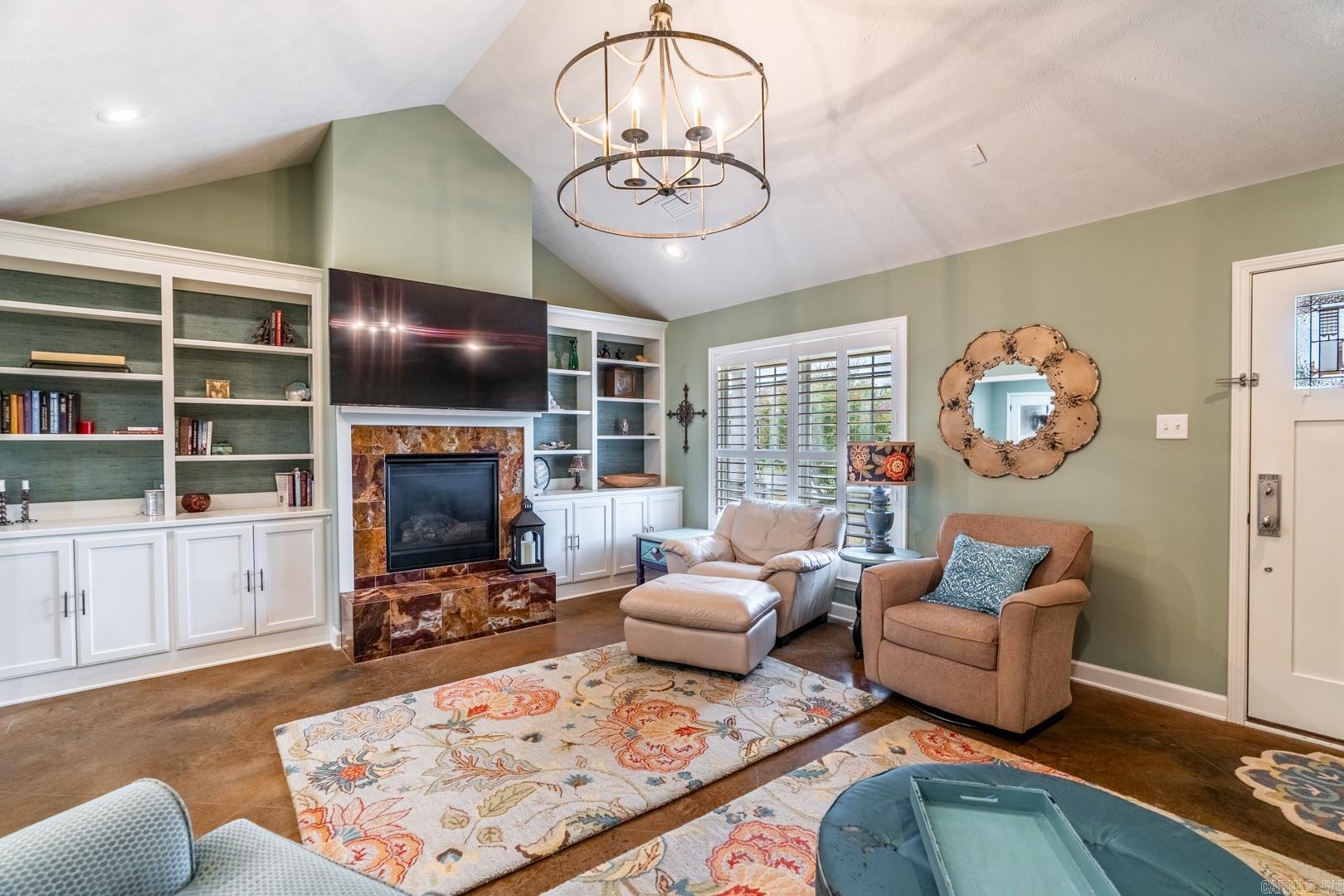 CHAPEL CREEK - Residential