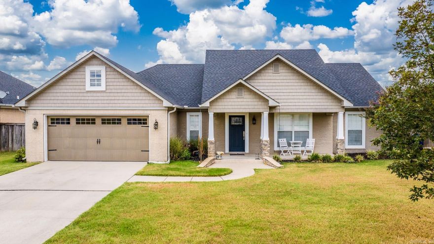 IMMACULATE custom built home in West Conway's desirable Chapel Creek neighborhood is back on the market (no fault of seller)! This one owner, unique craftsman style home features 3 bedrooms, 2 bathrooms, 1741 sqft, split floor plan, spacious living room with vaulted ceiling, fireplace and built ins. The eat-in kitchen offers custom maple cabinets, large pantry cabinet, granite counter tops, and desk nook. The master suite features a jacuzzi tub, separate shower, double sinks, vanity and large walk-in closet.The huge fenced-in backyard, screened-in back porch & extended uncovered patio is perfect for entertaining! Updates include custom plantation blinds throughout, NEW roof (2021), and NEW water heater (2020) and HVAC recently serviced & cleaned. This is a MUST SEE! Agents see remarks.